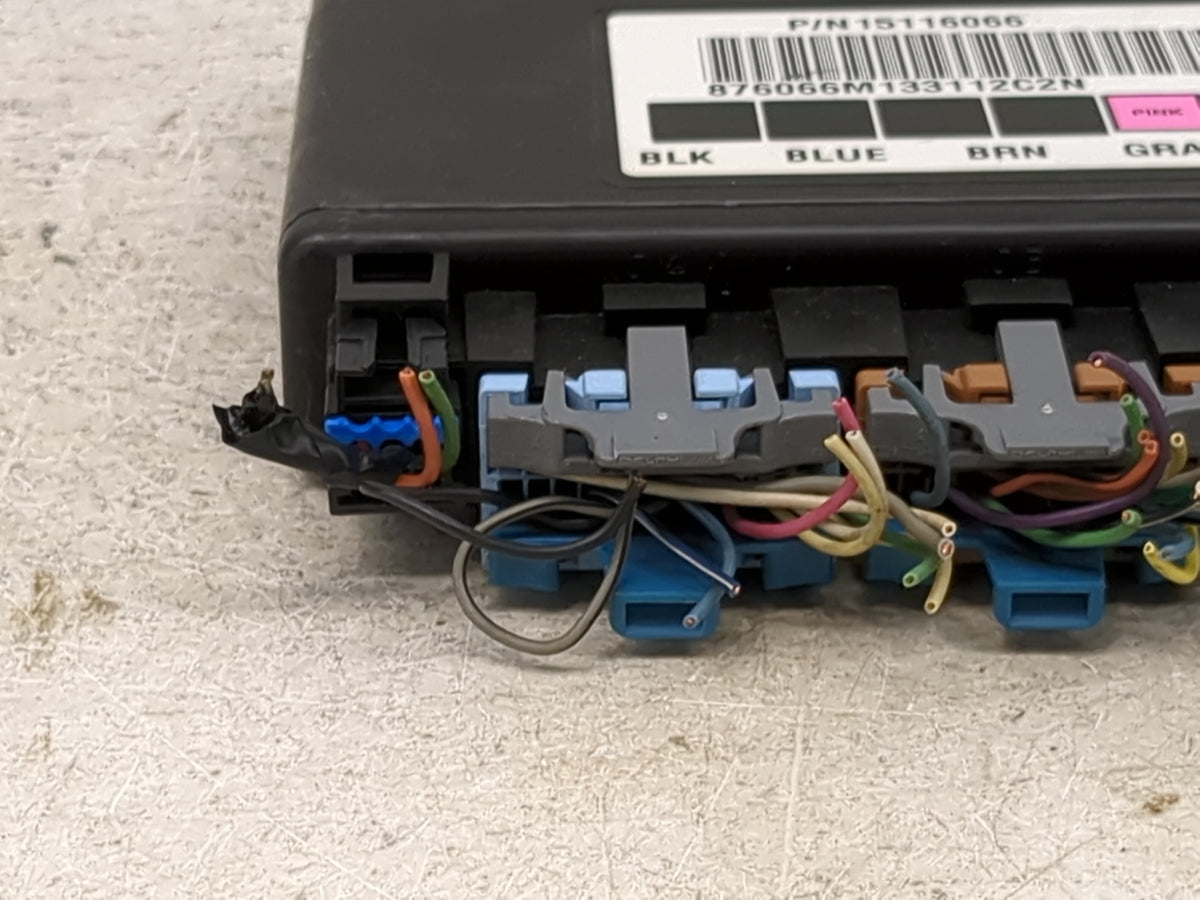 2003-2006 Gmc Yukon Body Control Module Bcm Inner Cabin Fuse Box 1157972 - Oemusedautoparts1.com