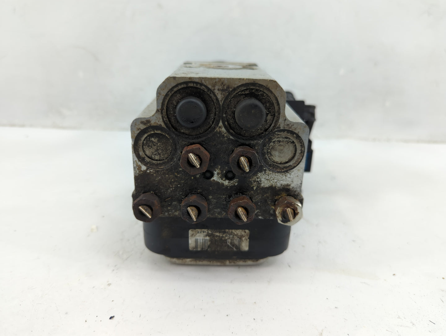 2004-2006 Gmc Yukon ABS Pump Control Module Replacement Fits Fits 2004 2005 2006 OEM Used Auto Parts - Oemusedautoparts1.com