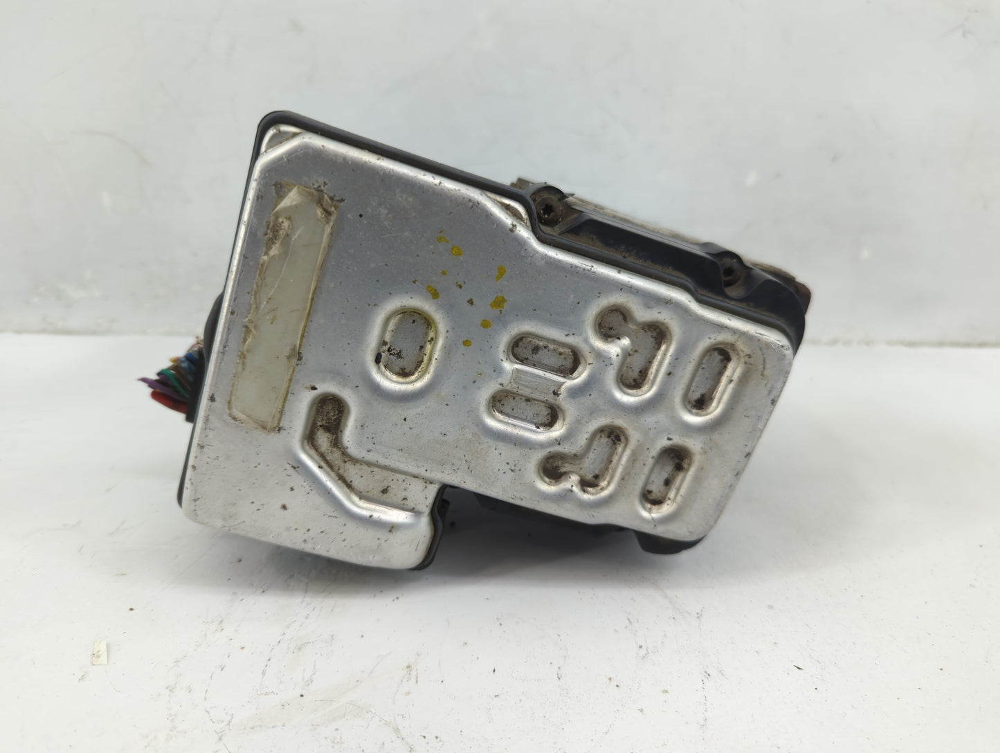 2004-2006 Gmc Yukon ABS Pump Control Module Replacement Fits Fits 2004 2005 2006 OEM Used Auto Parts - Oemusedautoparts1.com