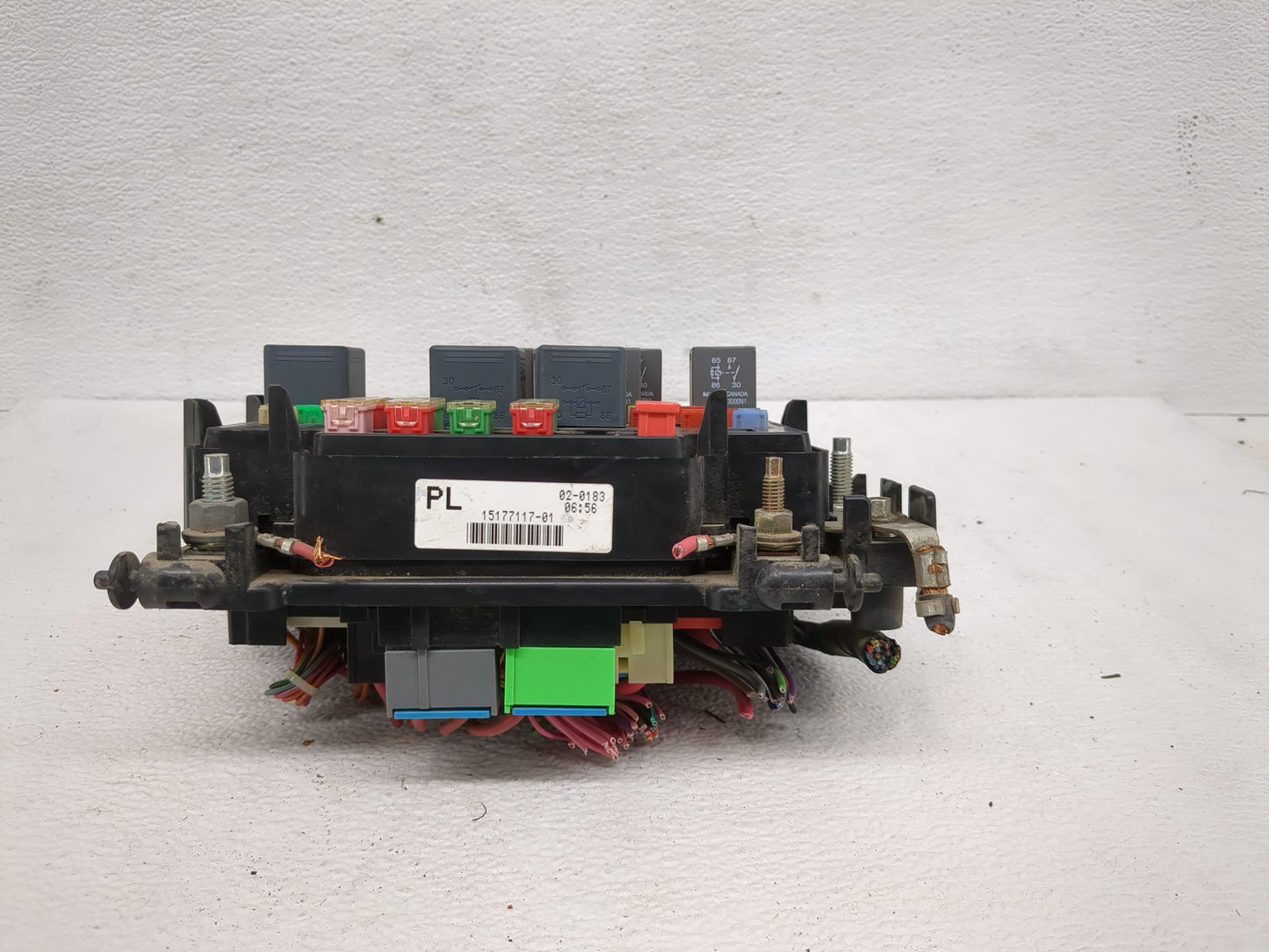2003-2006 Gmc Yukon Fusebox Fuse Box Panel Relay Module P/N:15177117-01 Fits Fits 2003 2004 2005 2006 OEM Used Auto Parts - 