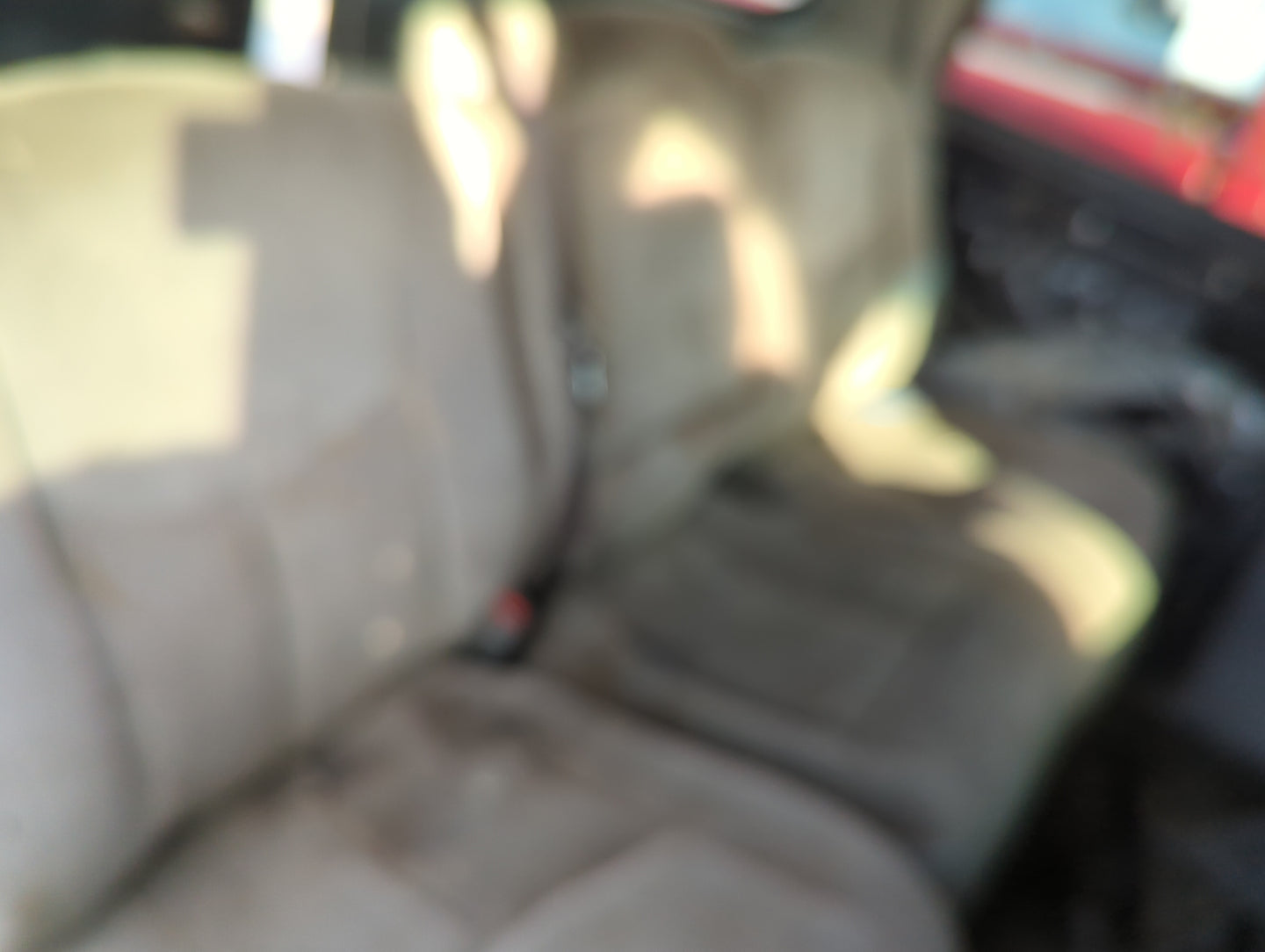2004 Gmc Yukon Rear Seat Oem 1277428 - Oemusedautoparts1.com