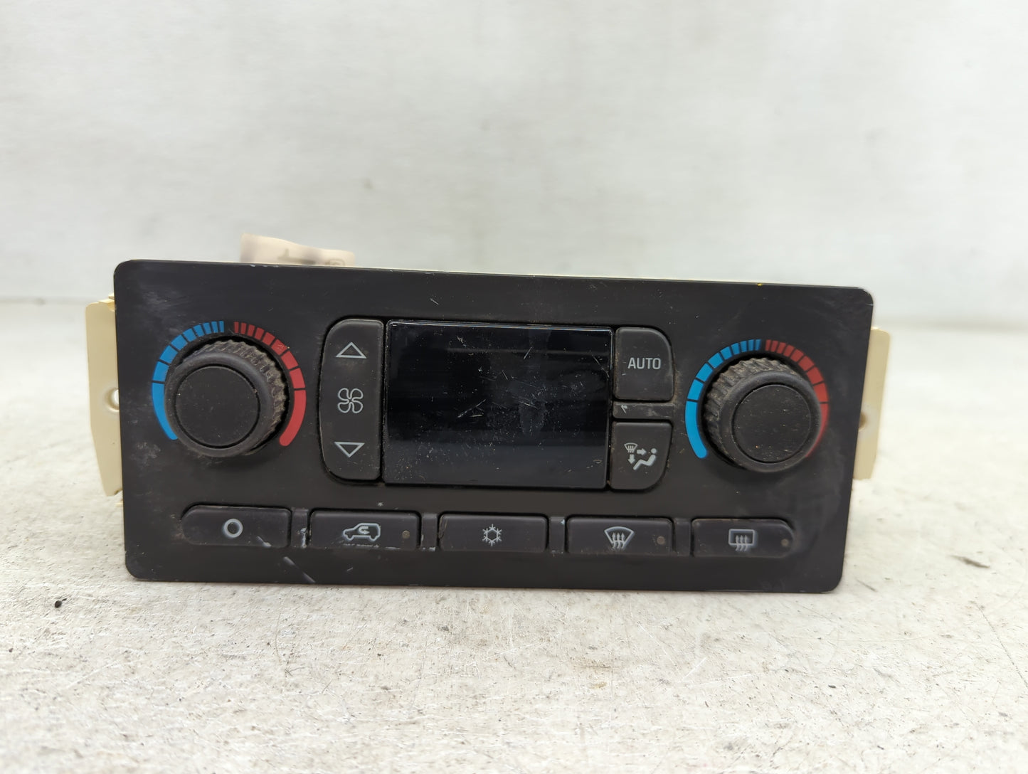 2003-2004 Gmc Yukon Climate Control Module Temperature AC/Heater Replacement P/N:15107730 Fits Fits 2003 2004 OEM Used Auto 
