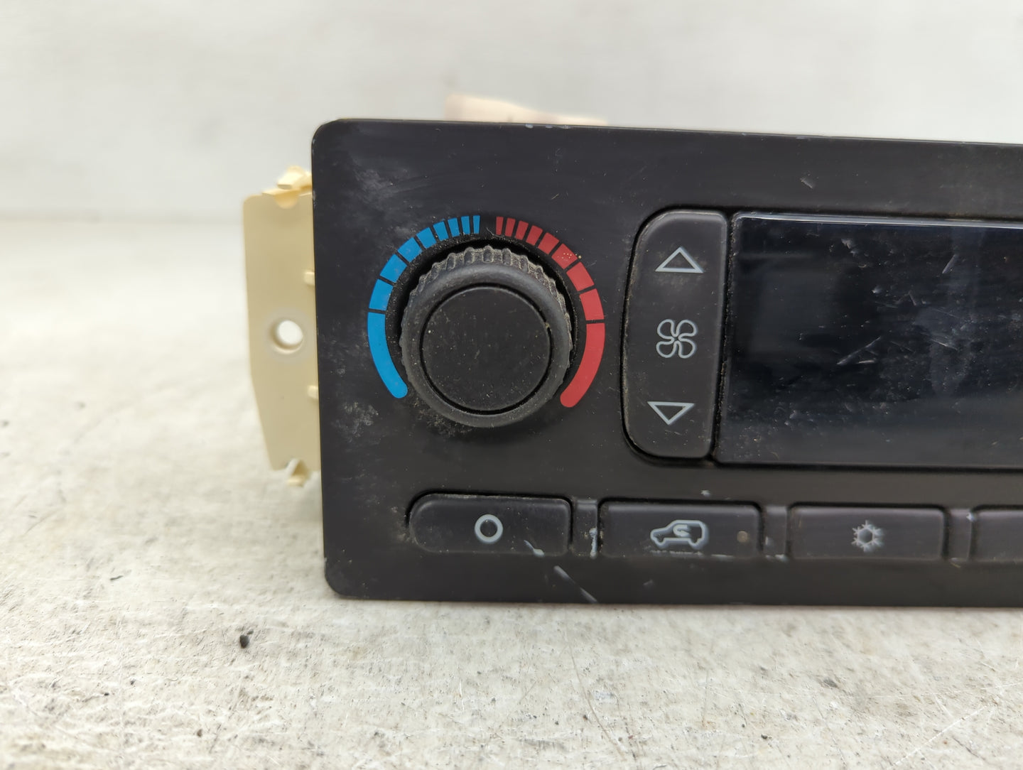 2003-2004 Gmc Yukon Climate Control Module Temperature AC/Heater Replacement P/N:15107730 Fits Fits 2003 2004 OEM Used Auto 