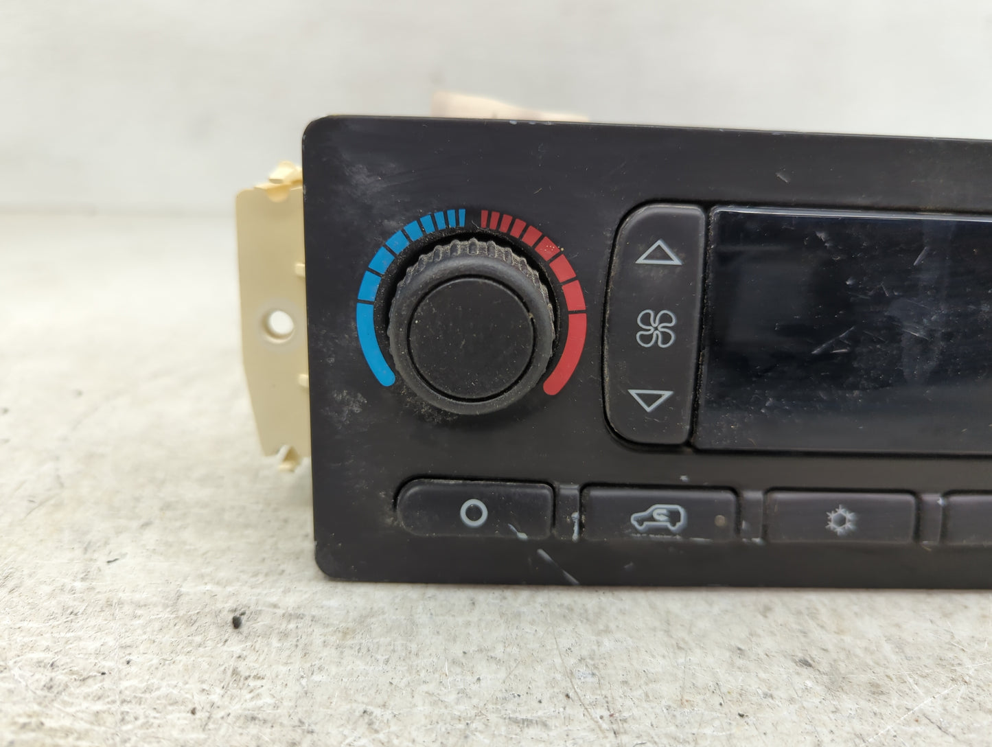 2003-2004 Gmc Yukon Climate Control Module Temperature AC/Heater Replacement P/N:15107730 Fits Fits 2003 2004 OEM Used Auto 