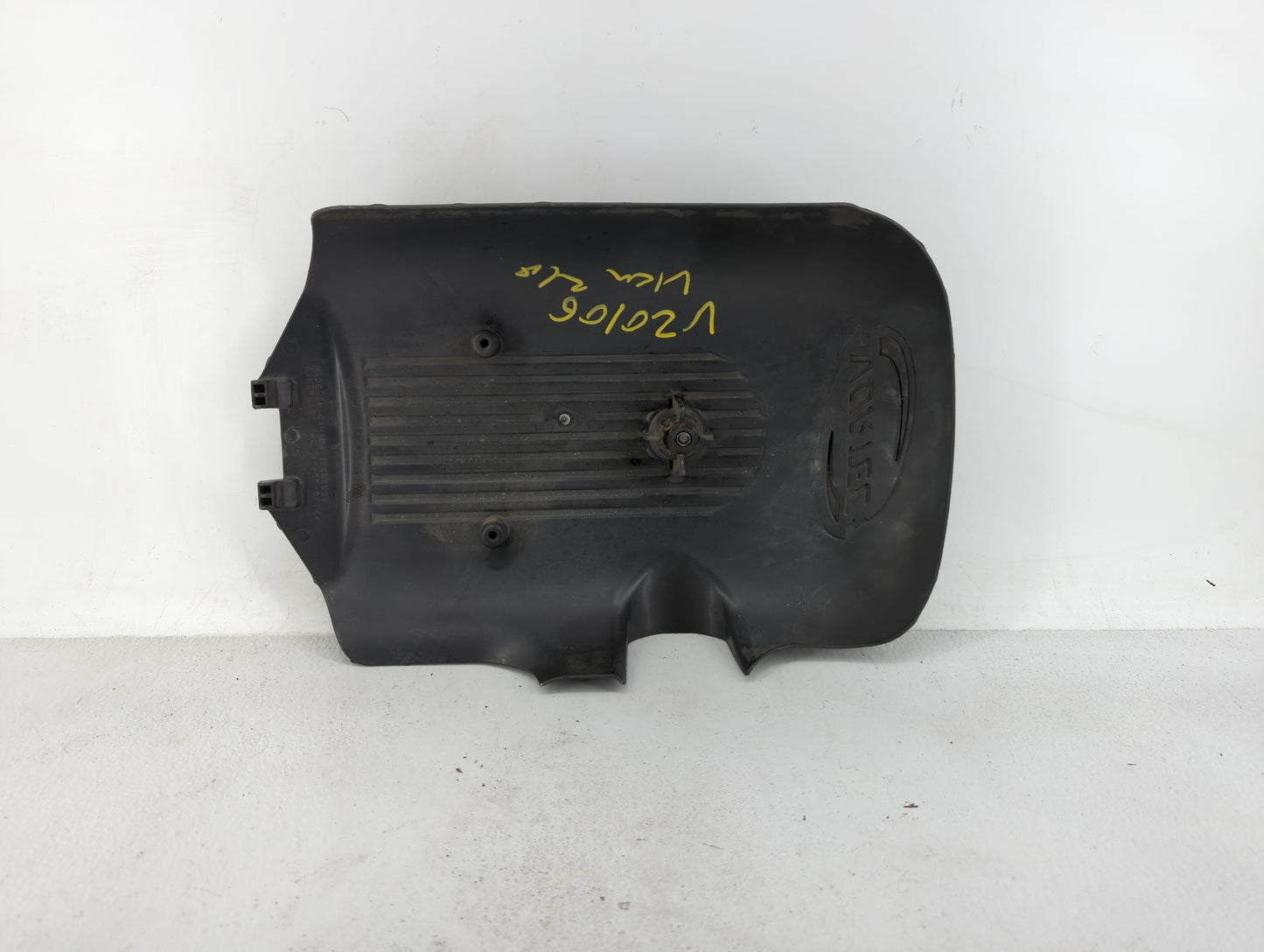 2004 Gmc Yukon Engine Cover - Oemusedautoparts1.com