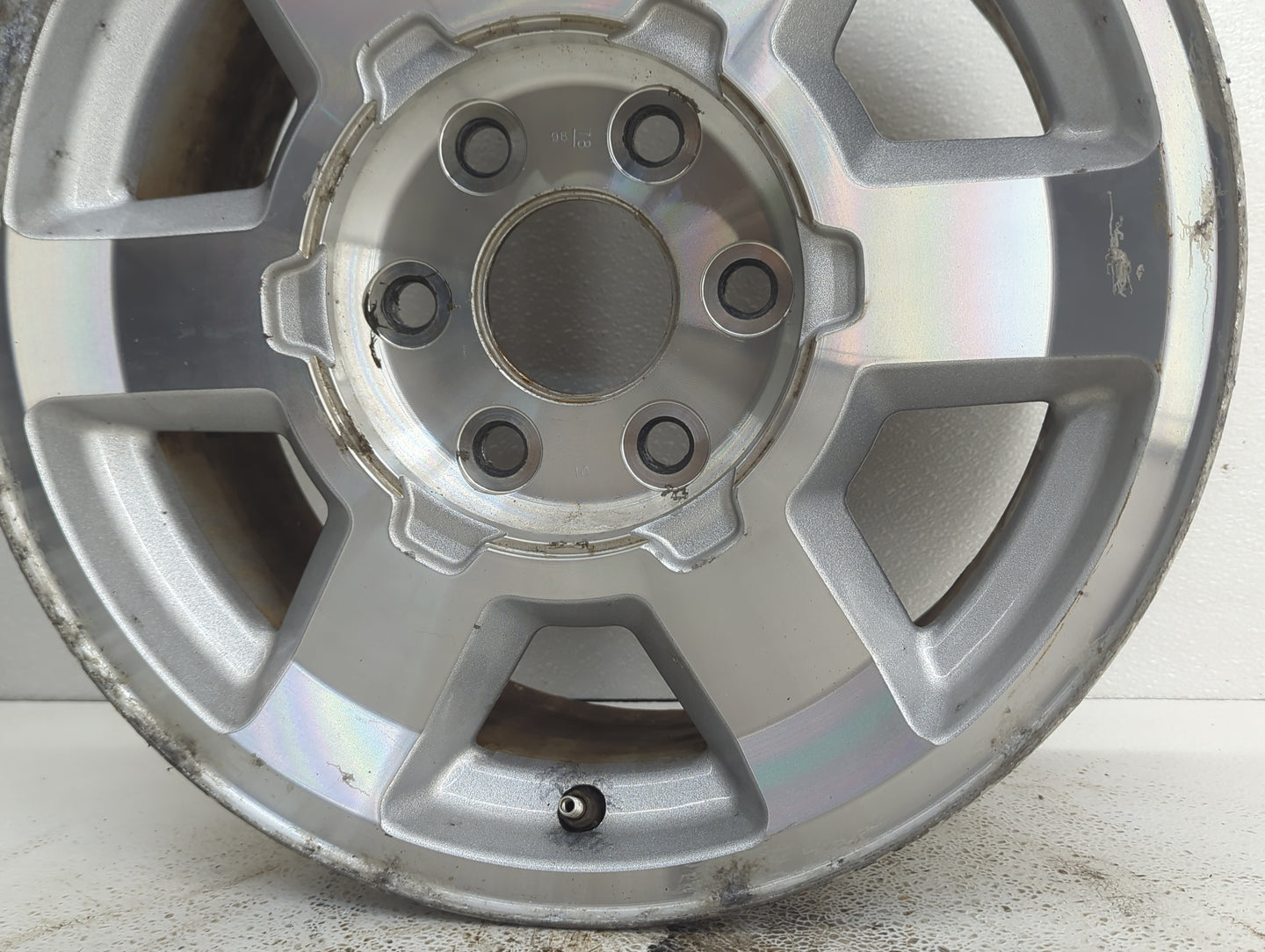 2003-2006 Gmc Yukon Oem Wheel Rim - Oemusedautoparts1.com