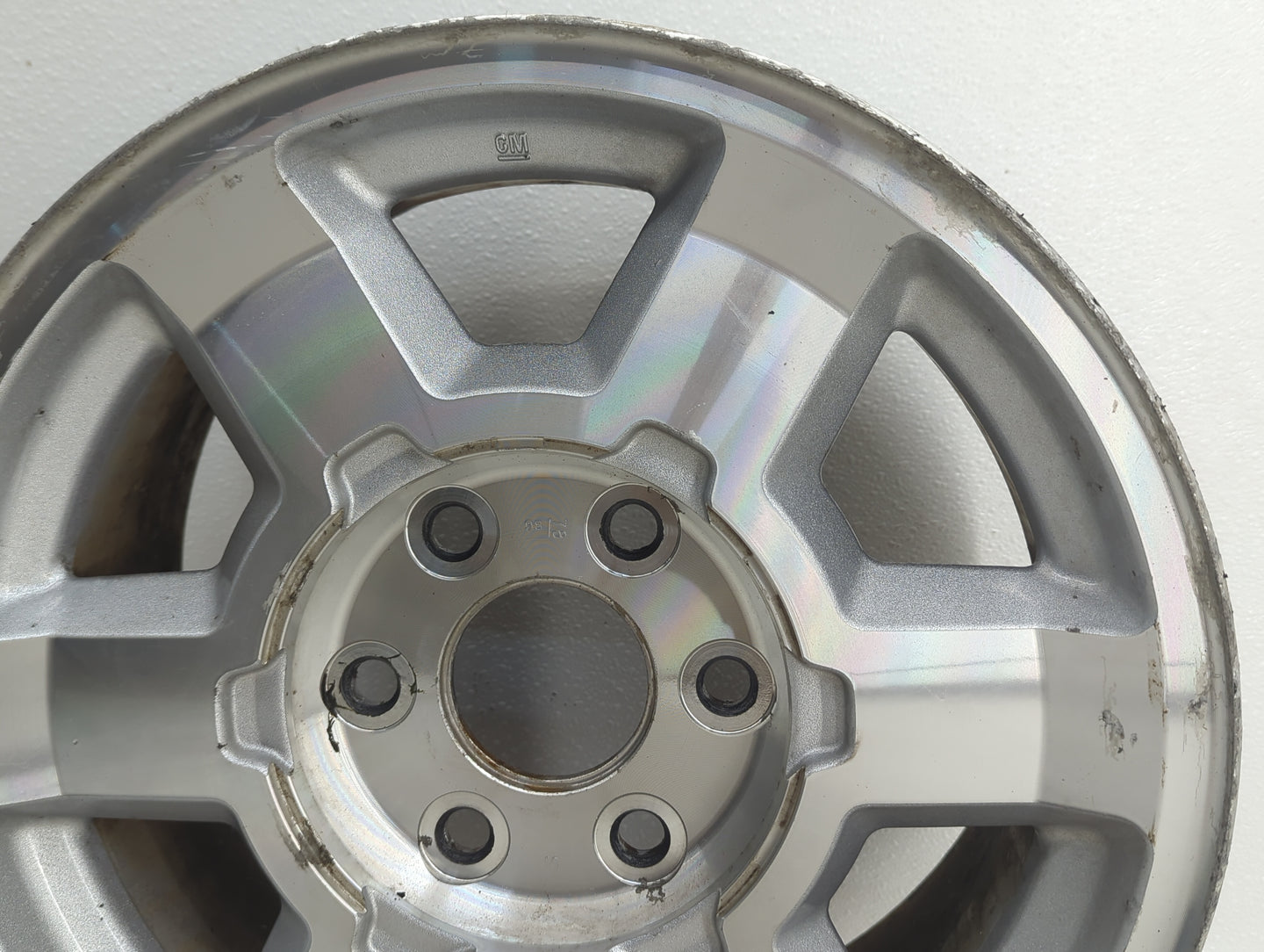 2003-2006 Gmc Yukon Oem Wheel Rim - Oemusedautoparts1.com