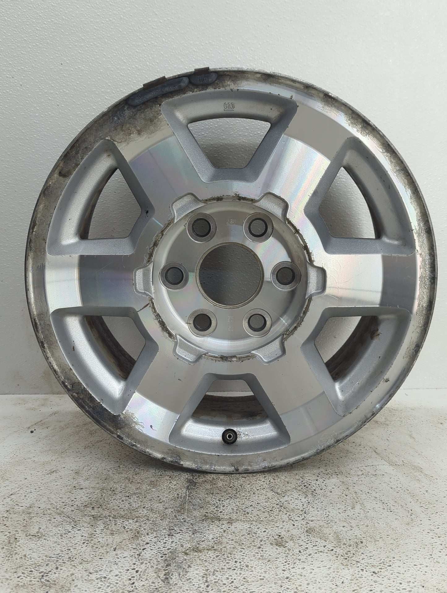 2004-2006 Gmc Yukon Oem Wheel Rim - Oemusedautoparts1.com