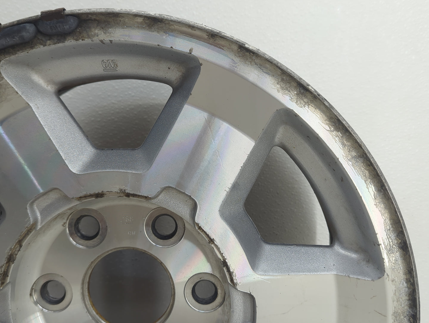 2004-2006 Gmc Yukon Oem Wheel Rim - Oemusedautoparts1.com