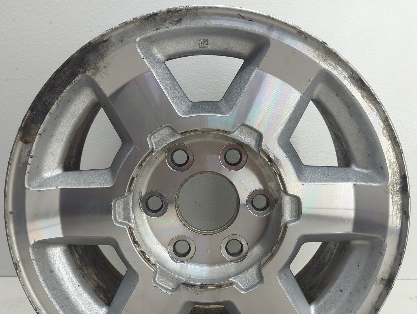 2004-2006 Gmc Yukon Oem Wheel Rim - Oemusedautoparts1.com