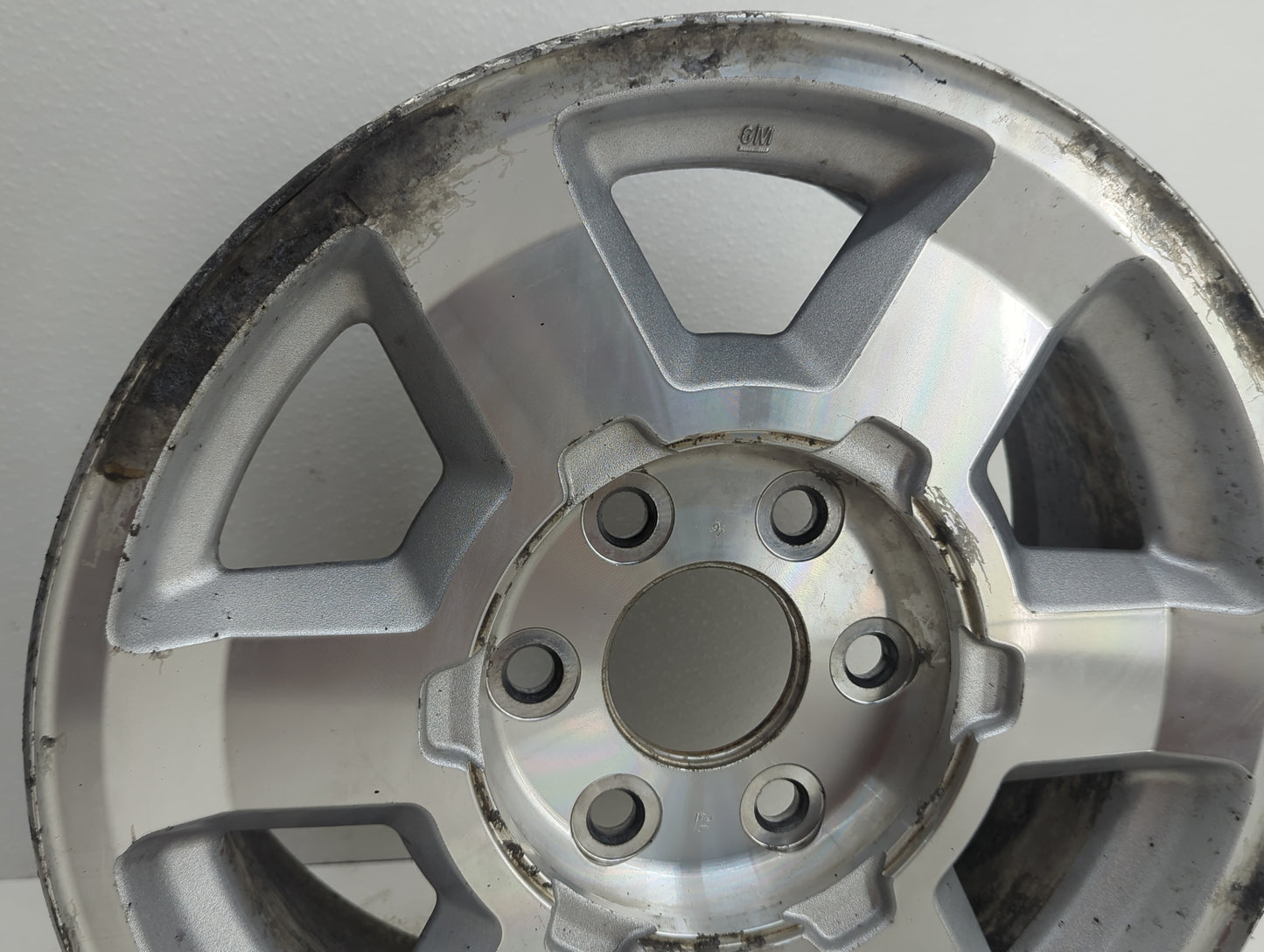 2004-2006 Gmc Yukon Oem Wheel Rim - Oemusedautoparts1.com