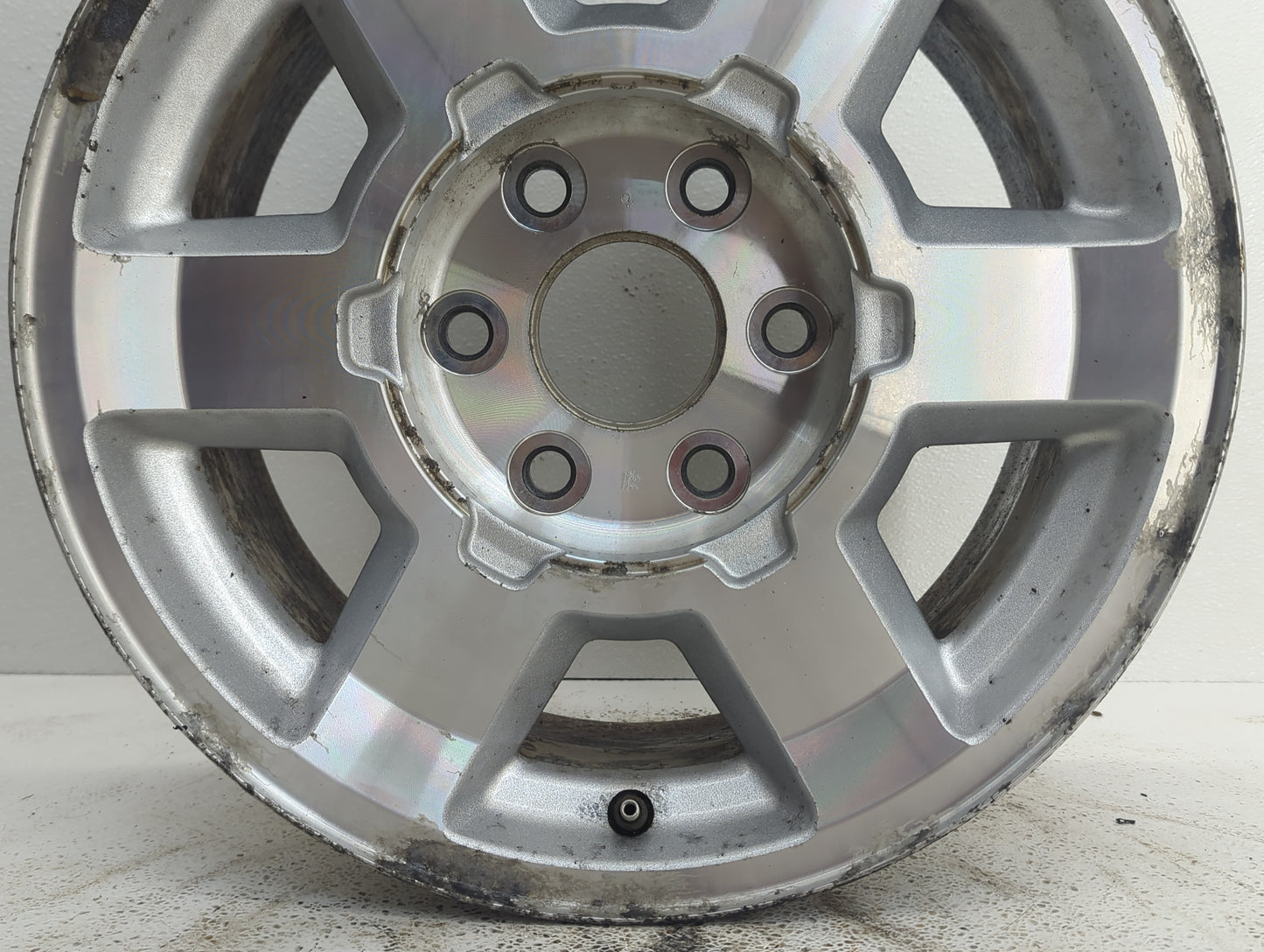 2004-2006 Gmc Yukon Oem Wheel Rim - Oemusedautoparts1.com