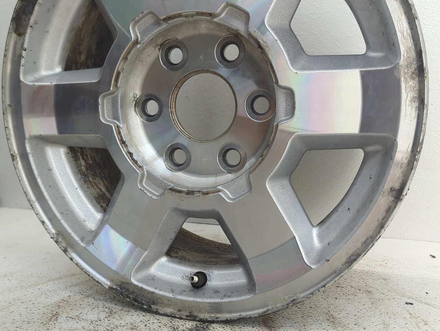 2004-2006 Gmc Yukon Oem Wheel Rim - Oemusedautoparts1.com