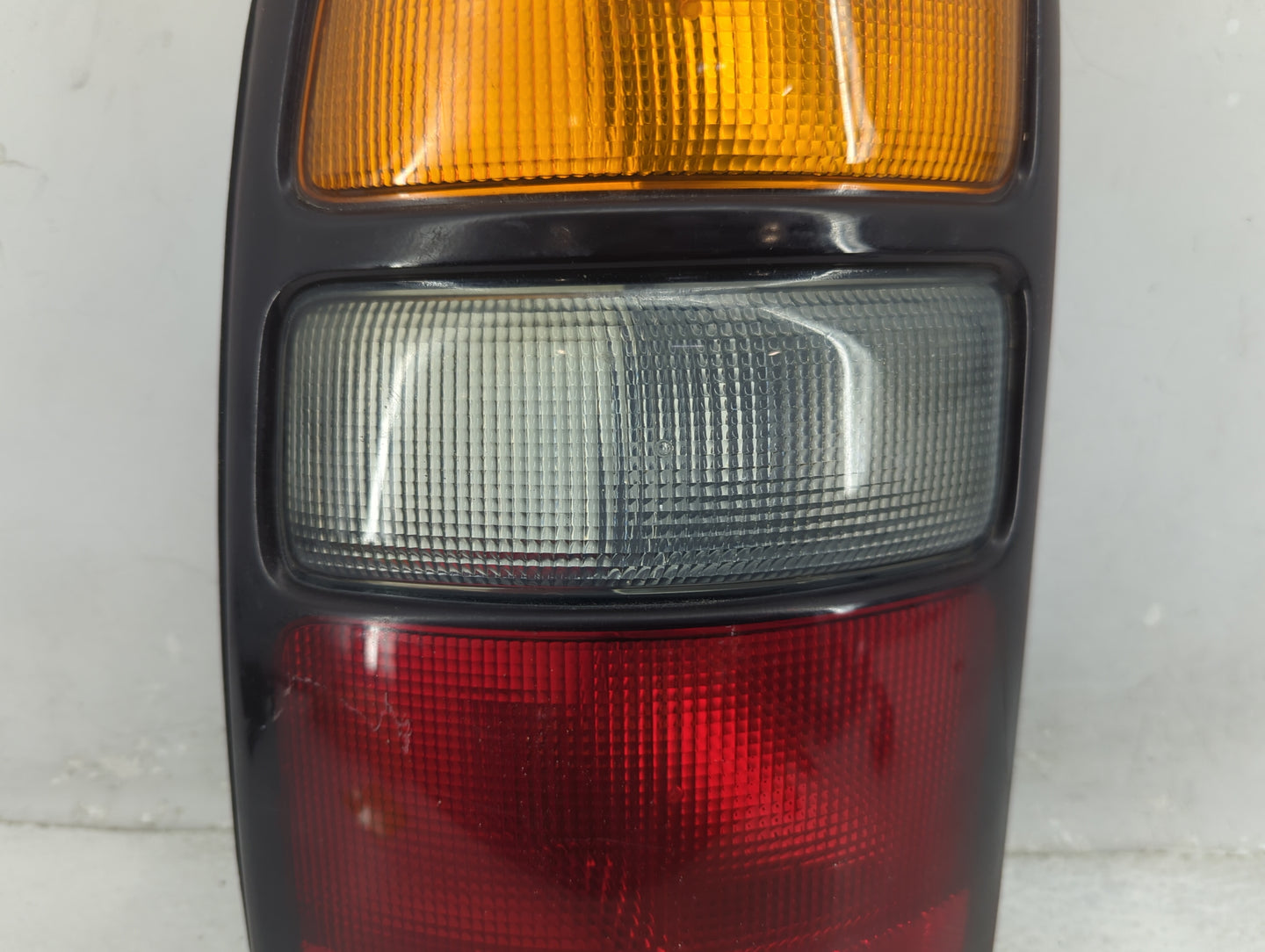 2004-2006 Gmc Yukon Tail Light Assembly Driver Left OEM Fits Fits 2004 2005 2006 OEM Used Auto Parts - Oemusedautoparts1.com