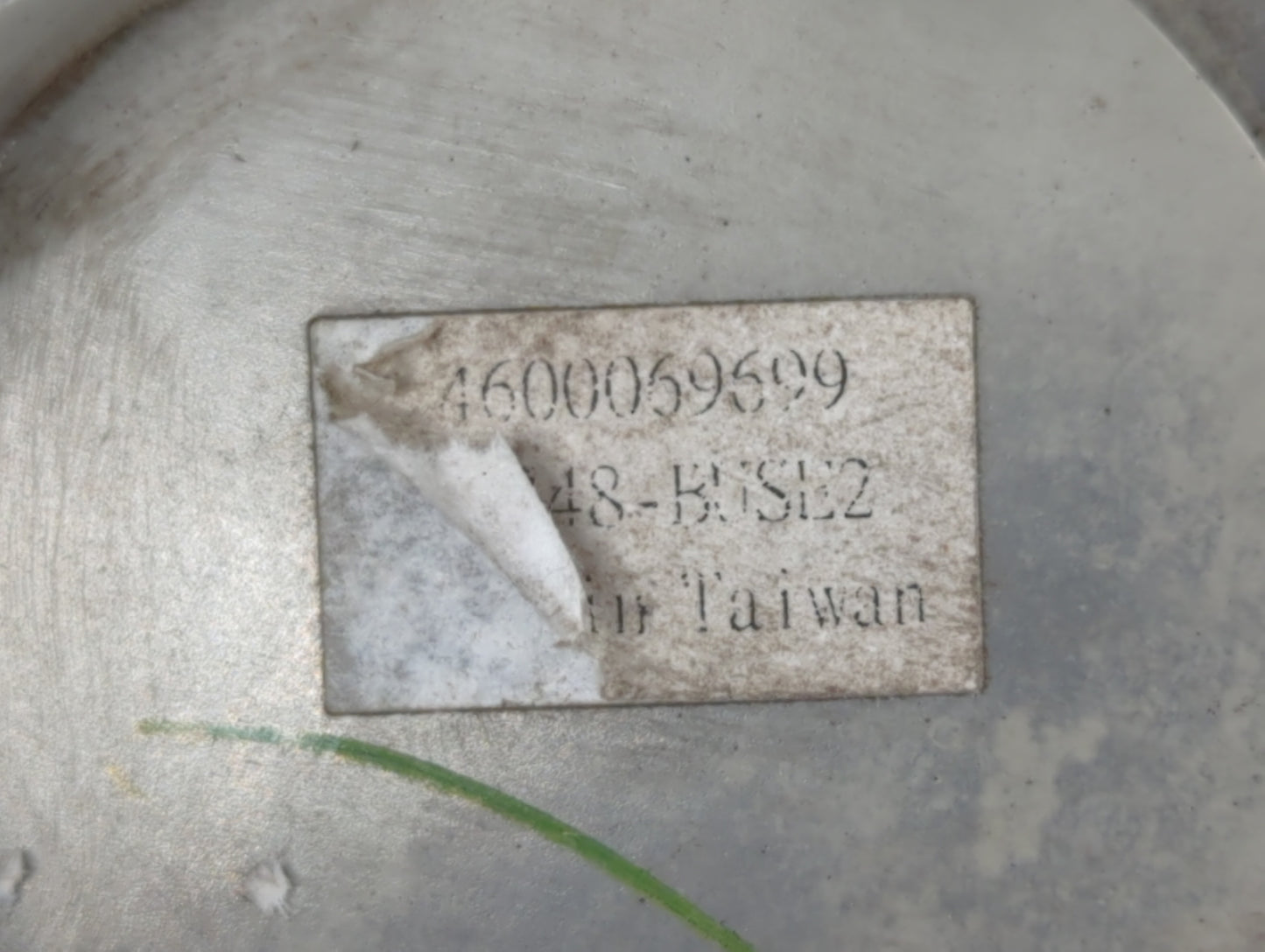 2004-2006 Gmc Yukon Xl Tail Light Assembly Driver Left OEM P/N:15113217 15224181, 16525375 Fits Fits 2004 2005 2006 OEM Used