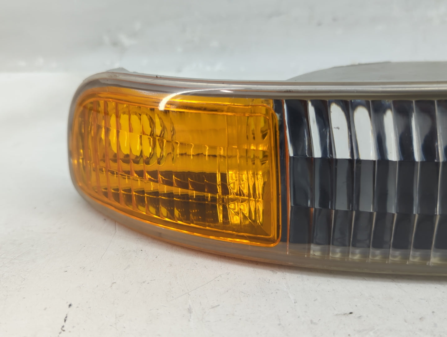 2000-2006 Gmc Yukon Xl 1500 Driver Left Oem Front Light Lamp - Oemusedautoparts1.com