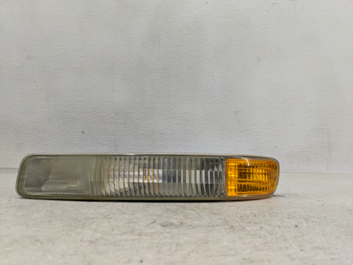 2000-2006 Gmc Yukon Xl 1500 Driver Left Oem Front Light Lamp - Oemusedautoparts1.com