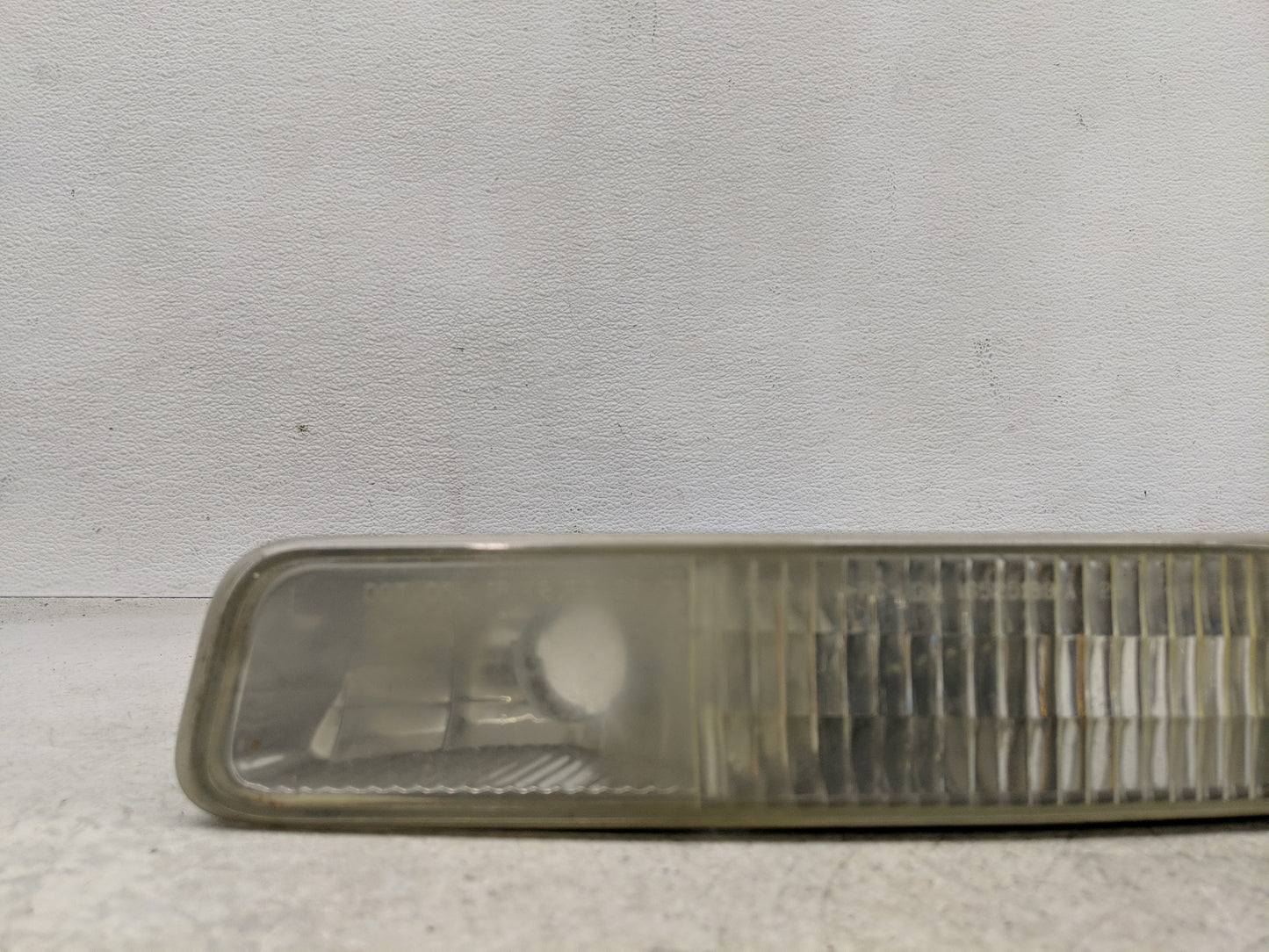 2000-2006 Gmc Yukon Xl 1500 Driver Left Oem Front Light Lamp - Oemusedautoparts1.com