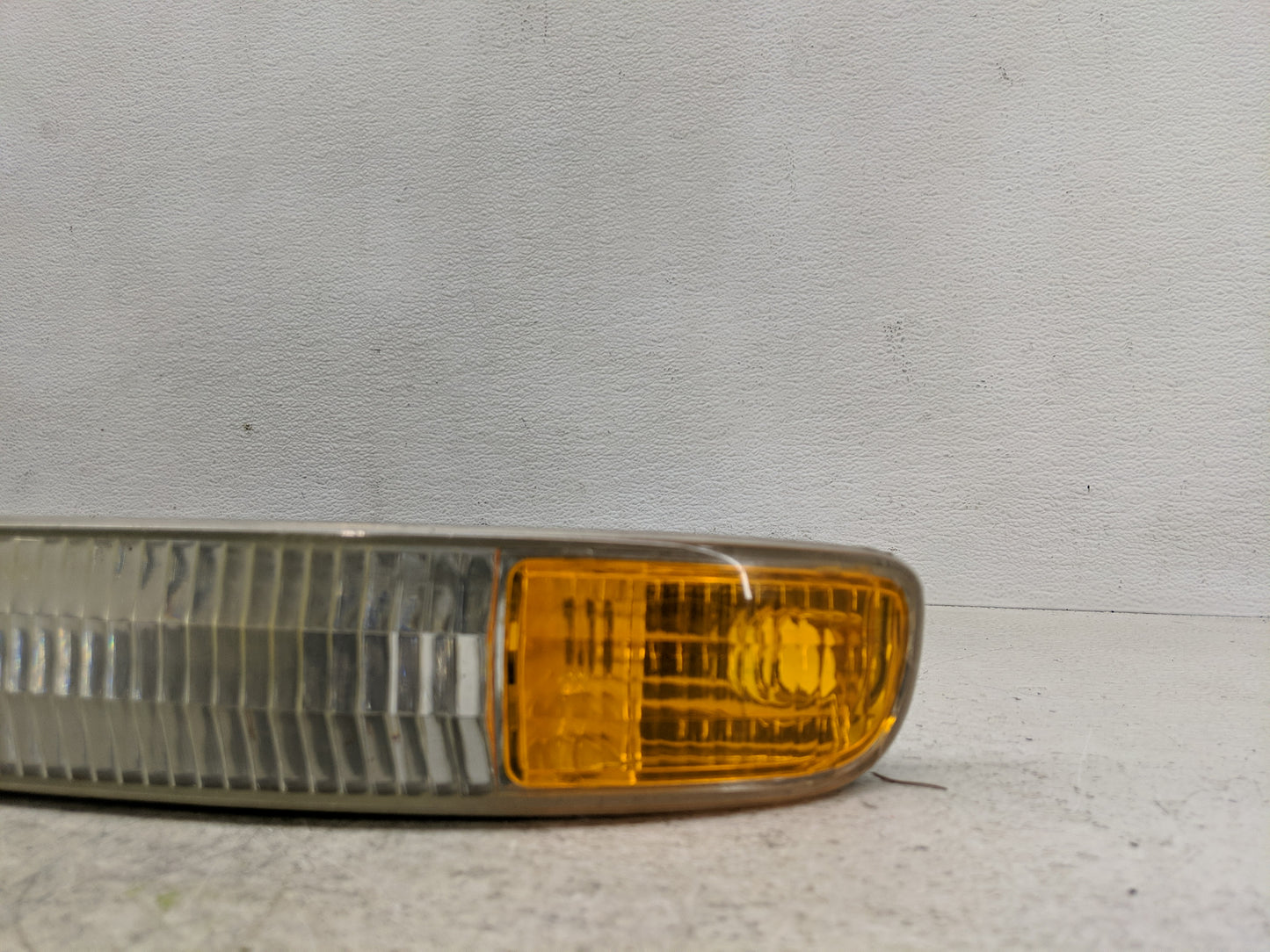 2000-2006 Gmc Yukon Xl 1500 Driver Left Oem Front Light Lamp - Oemusedautoparts1.com