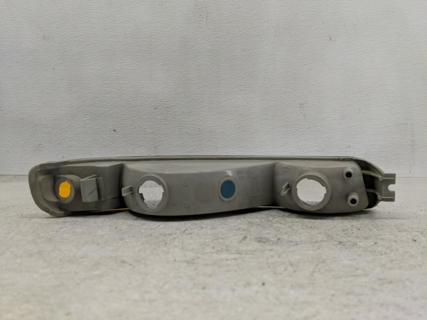2000-2006 Gmc Yukon Xl 1500 Driver Left Oem Front Light Lamp - Oemusedautoparts1.com