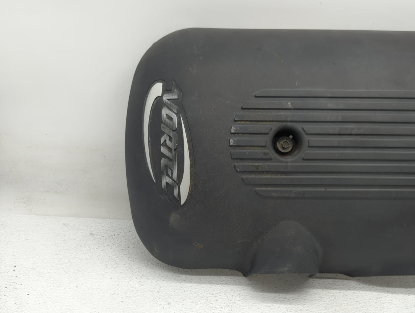 2004 Gmc Yukon Xl 1500 Engine Cover - Oemusedautoparts1.com