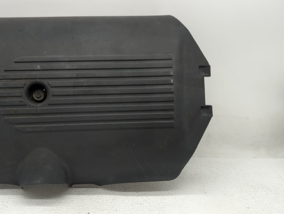 2004 Gmc Yukon Xl 1500 Engine Cover - Oemusedautoparts1.com