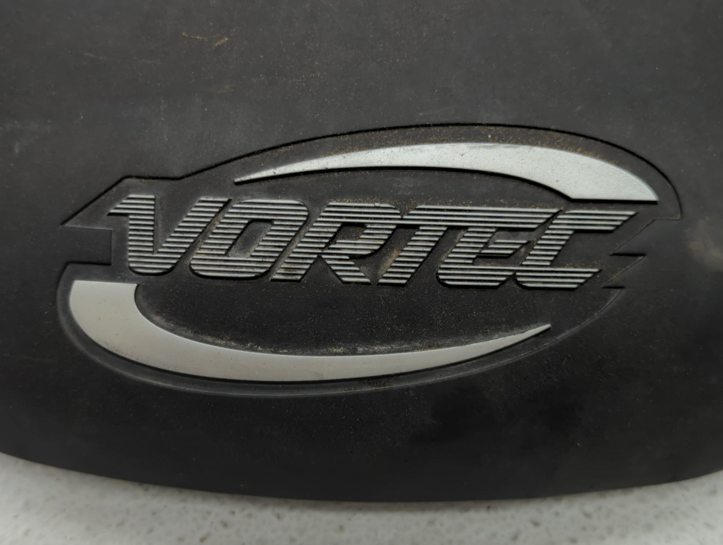 2004 Gmc Yukon Xl 1500 Engine Cover - Oemusedautoparts1.com