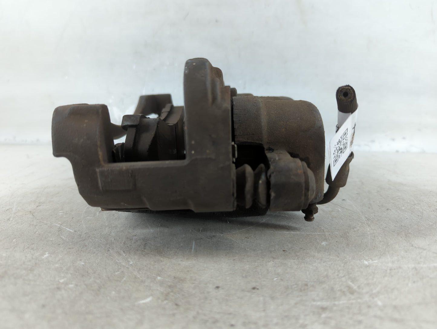 2000-2006 Gmc Yukon Xl 1500 Front Driver Left Brake Caliper - Oemusedautoparts1.com