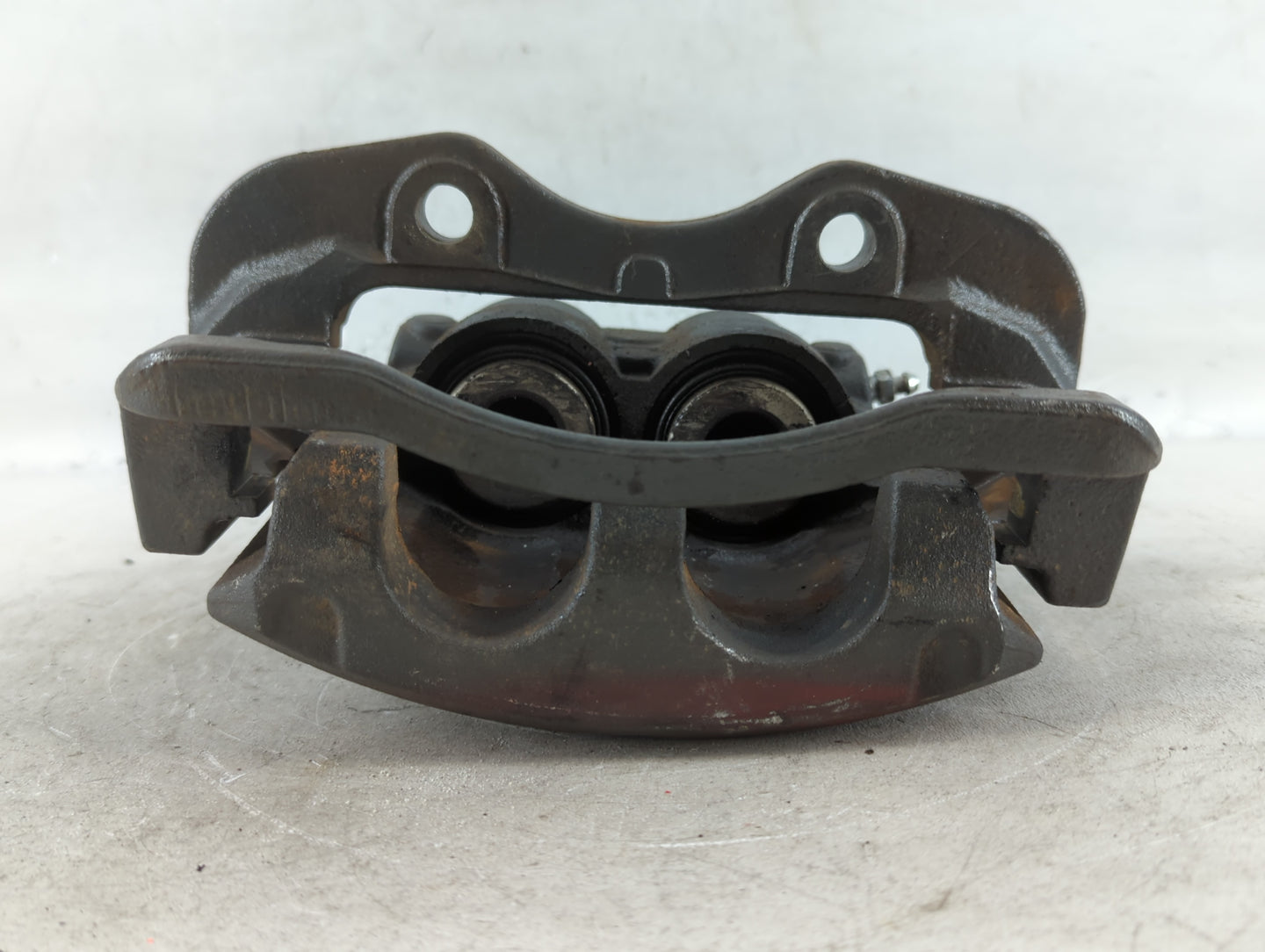 2000-2006 Gmc Yukon Xl 1500 Front Passenger Right Brake Caliper - Oemusedautoparts1.com