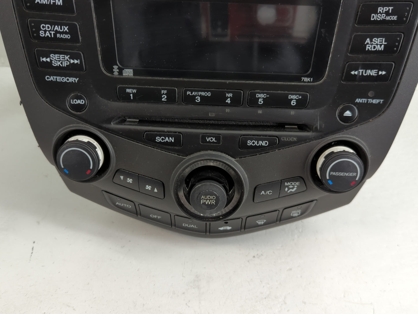 2004-2007 Honda Accord Radio AM FM Cd Player Receiver Replacement P/N:M4G478020 39175-SDA-L-L120-M2 Fits Fits 2004 2005 2006