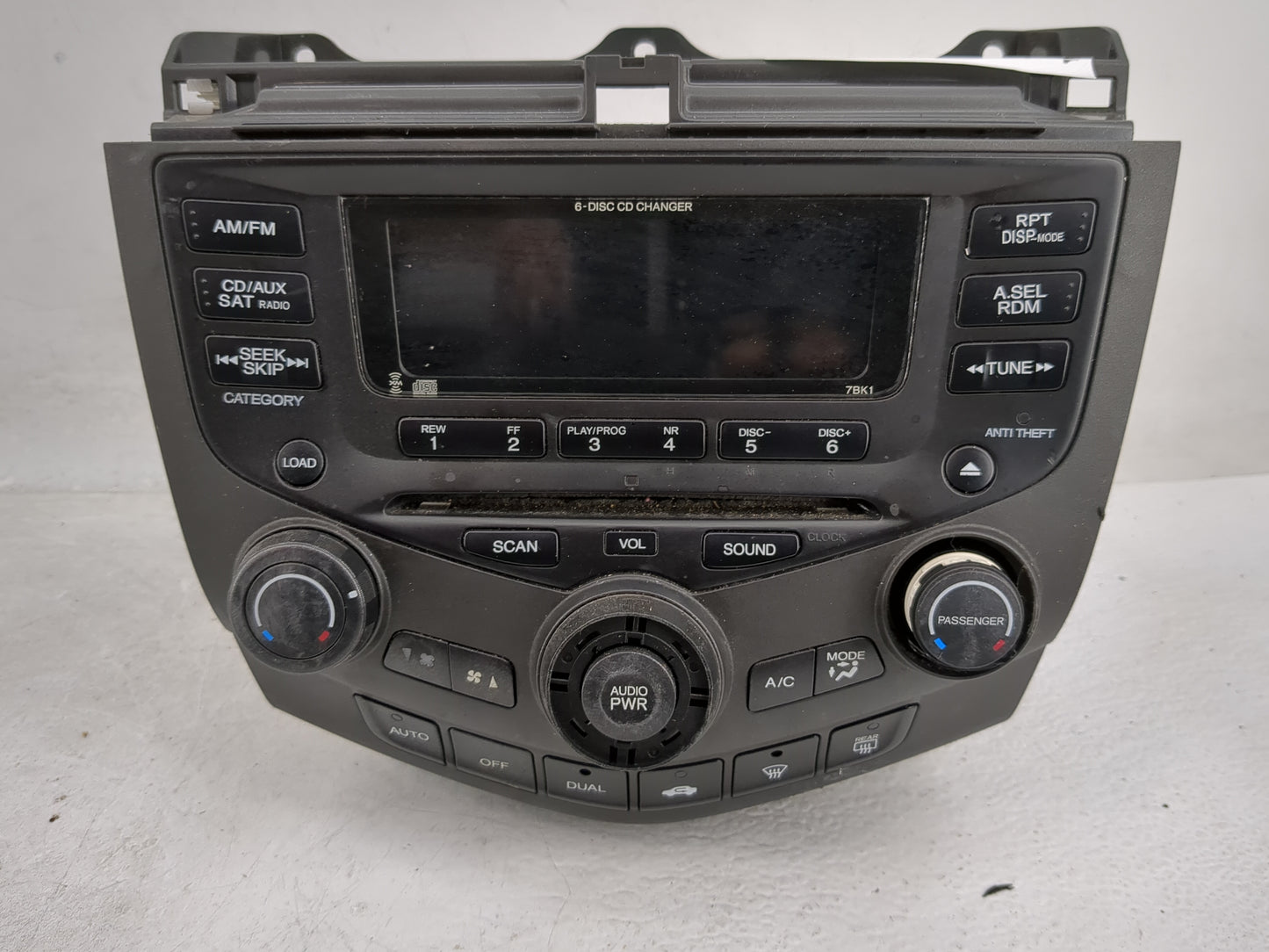 2004-2007 Honda Accord Radio AM FM Cd Player Receiver Replacement Fits Fits 2004 2005 2006 2007 OEM Used Auto Parts - Oemuse