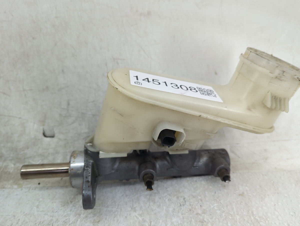 2003-2007 Honda Accord Brake Master Cylinder 1451308 - Oemusedautoparts1.com