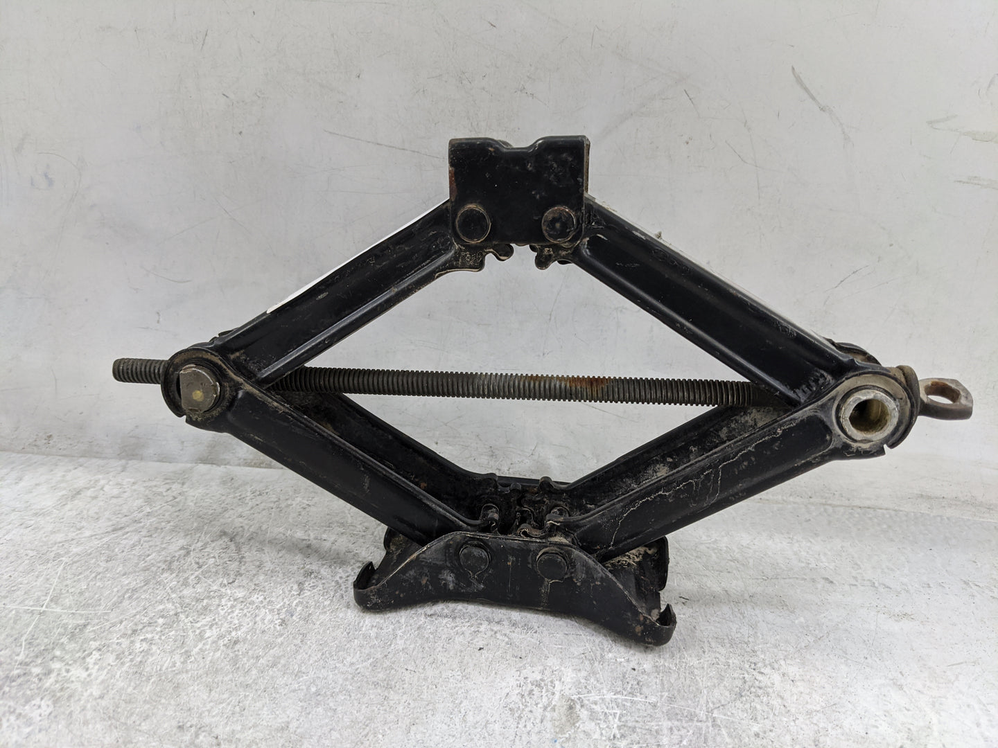 2004 Honda Accord Spare Scissor Car Jack - Oemusedautoparts1.com