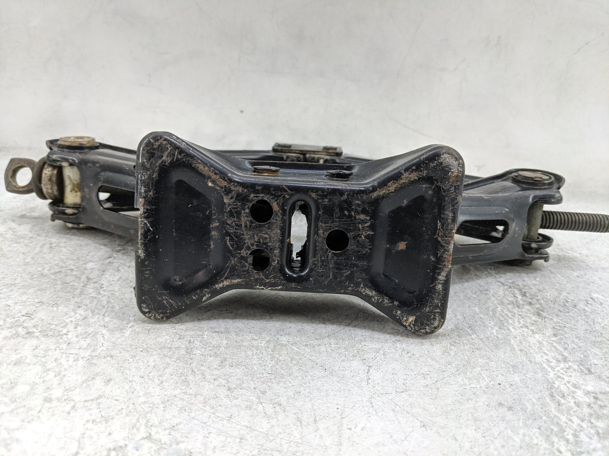 2004 Honda Accord Spare Scissor Car Jack - Oemusedautoparts1.com
