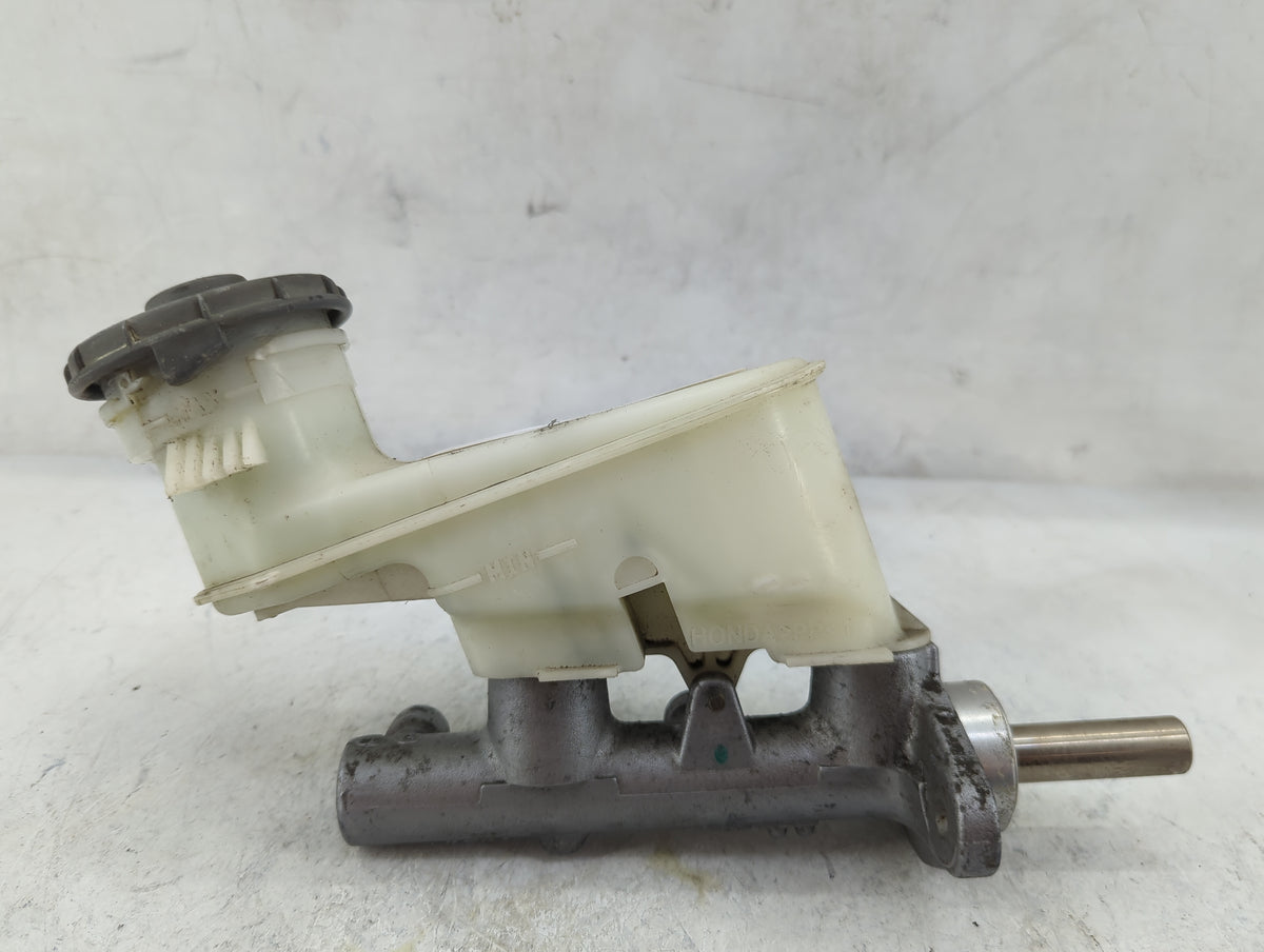 2003-2007 Honda Accord Brake Master Cylinder 1498862 - Oemusedautoparts1.com