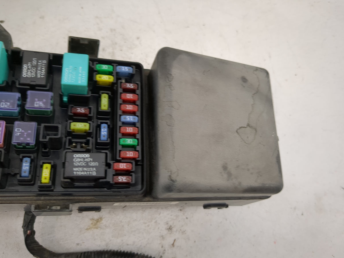 2004 Honda Accord Fusebox Fuse Box Panel Relay Module P/N:XC0124071425390 Fits OEM Used Auto Parts - Oemusedautoparts1.com