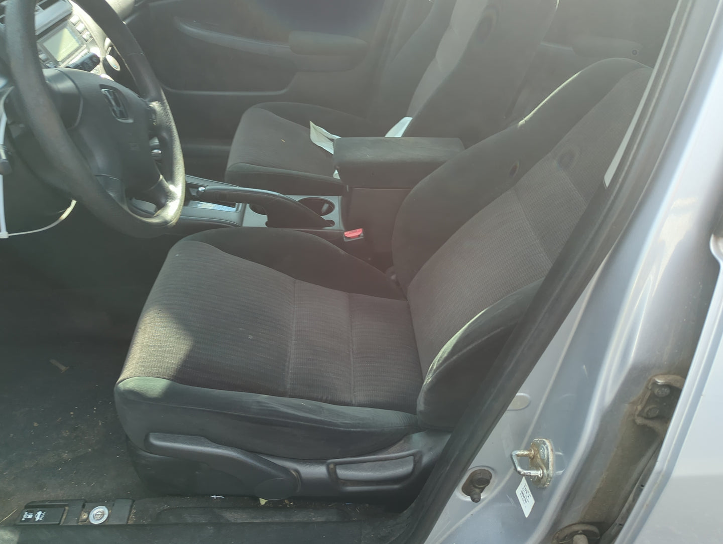 2003-2004 Honda Accord Driver Front Seat Oem 5002959 - Oemusedautoparts1.com