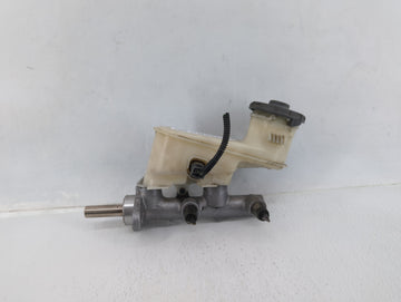 2003-2004 Honda Accord Brake Master Cylinder - Oemusedautoparts1.com