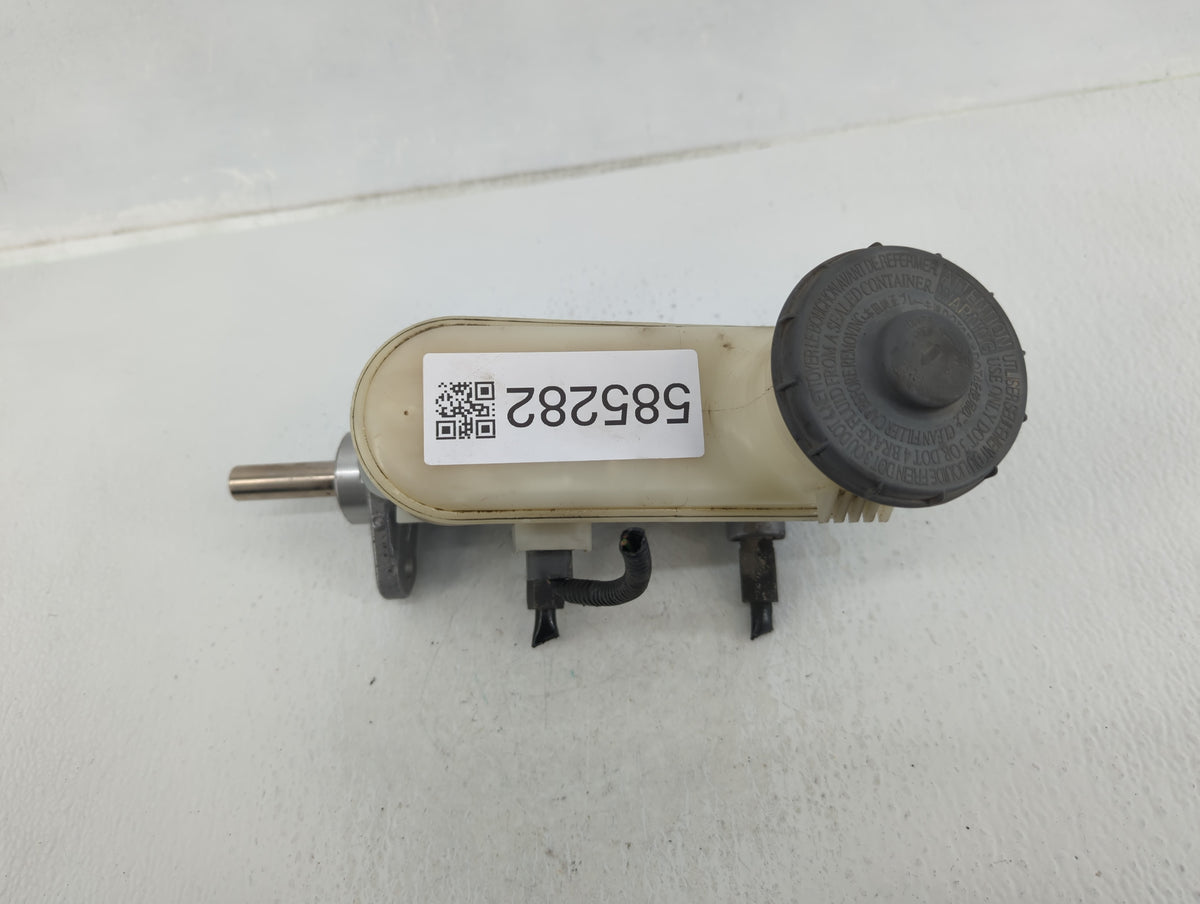 2003-2004 Honda Accord Brake Master Cylinder 585282 - Oemusedautoparts1.com