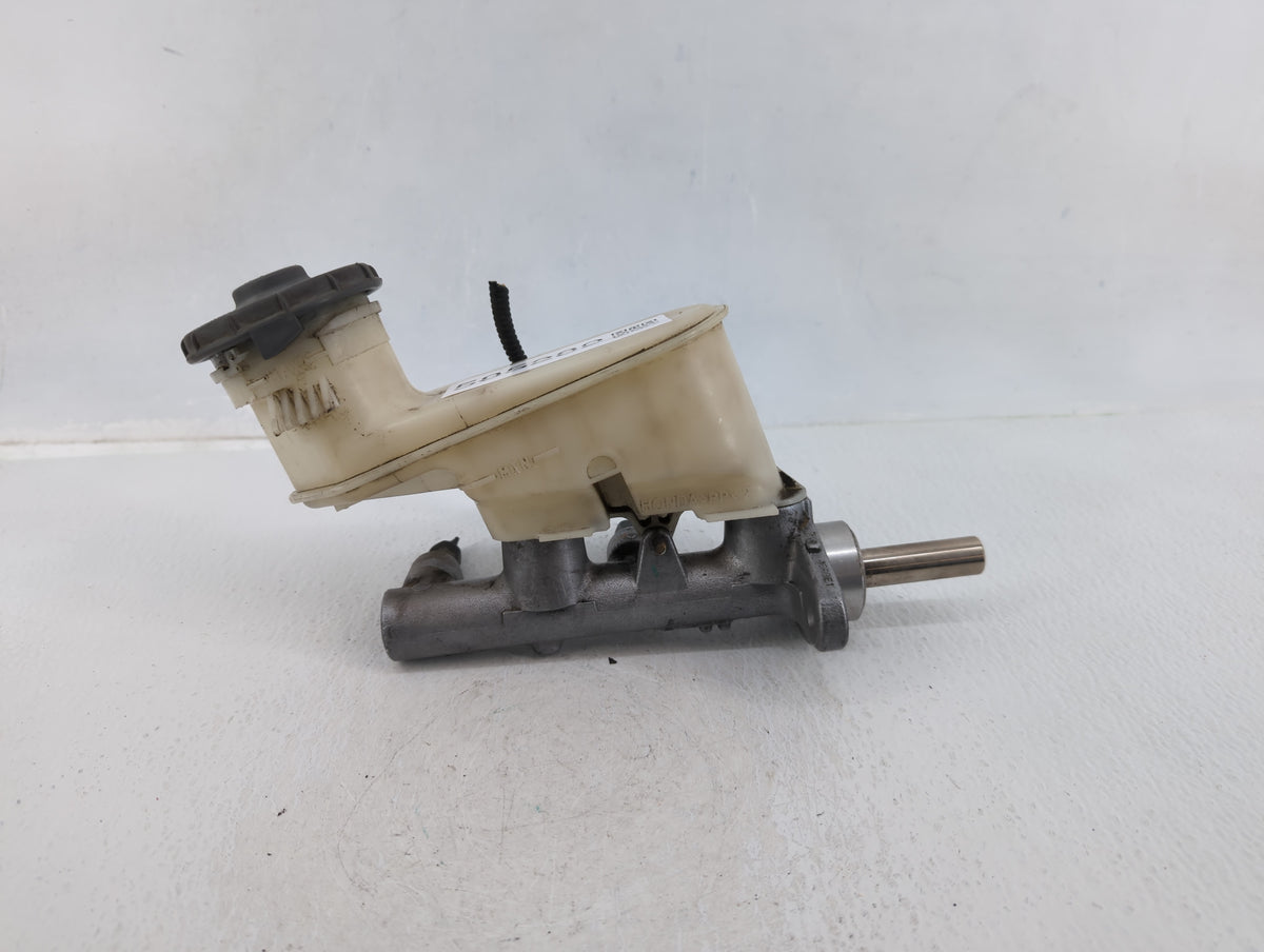 2003-2004 Honda Accord Brake Master Cylinder 585282 - Oemusedautoparts1.com