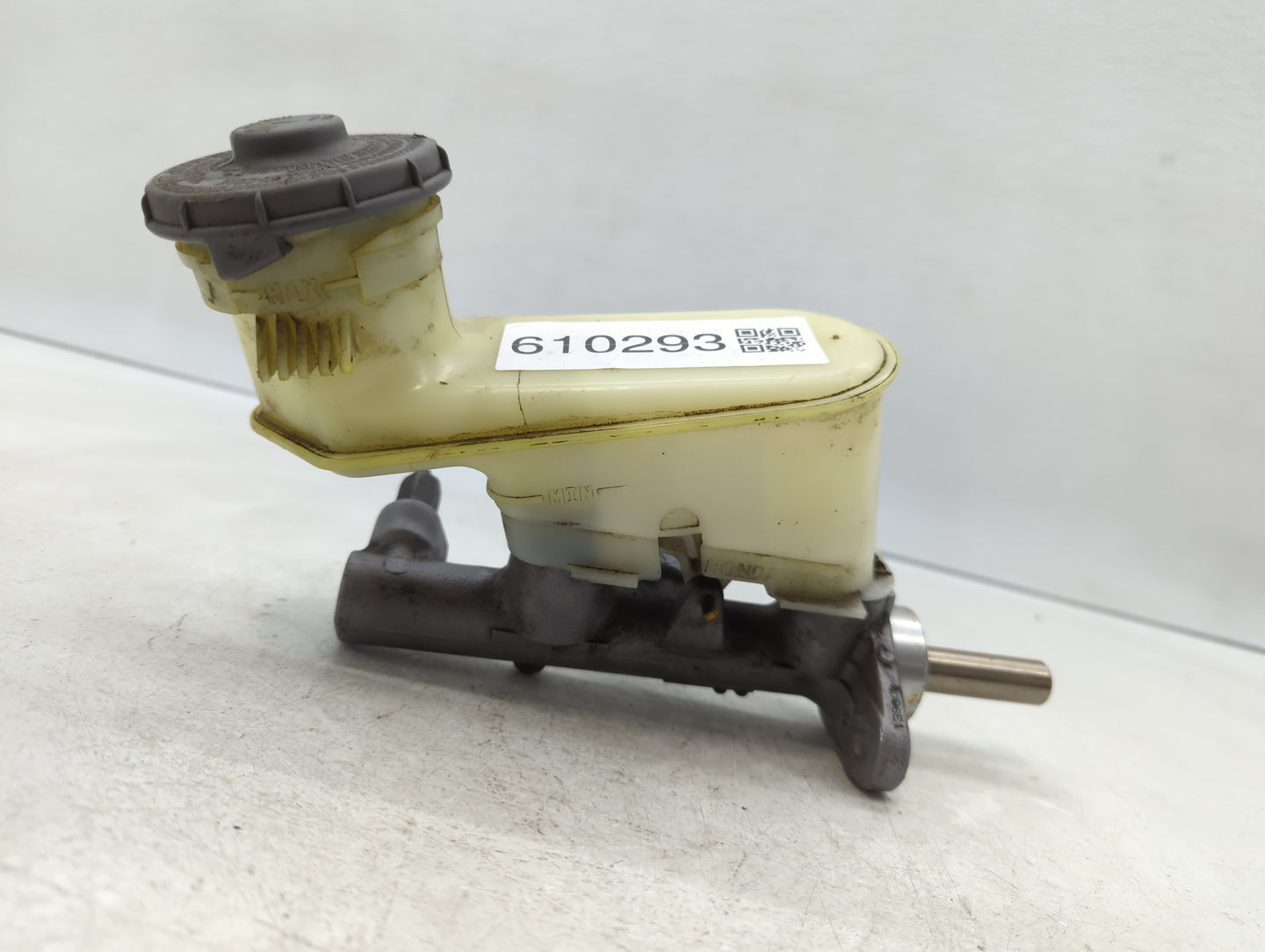 2003-2004 Honda Accord Brake Master Cylinder - Oemusedautoparts1.com