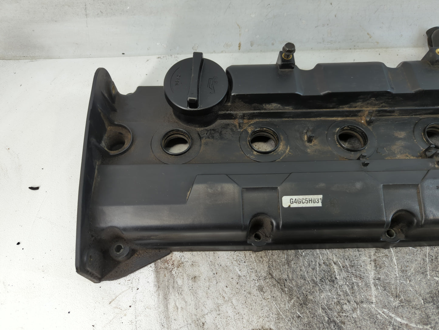 2004 Honda Accord Passenger Right Cylinder Head Valve Cover Fits OEM Used Auto Parts - Oemusedautoparts1.com