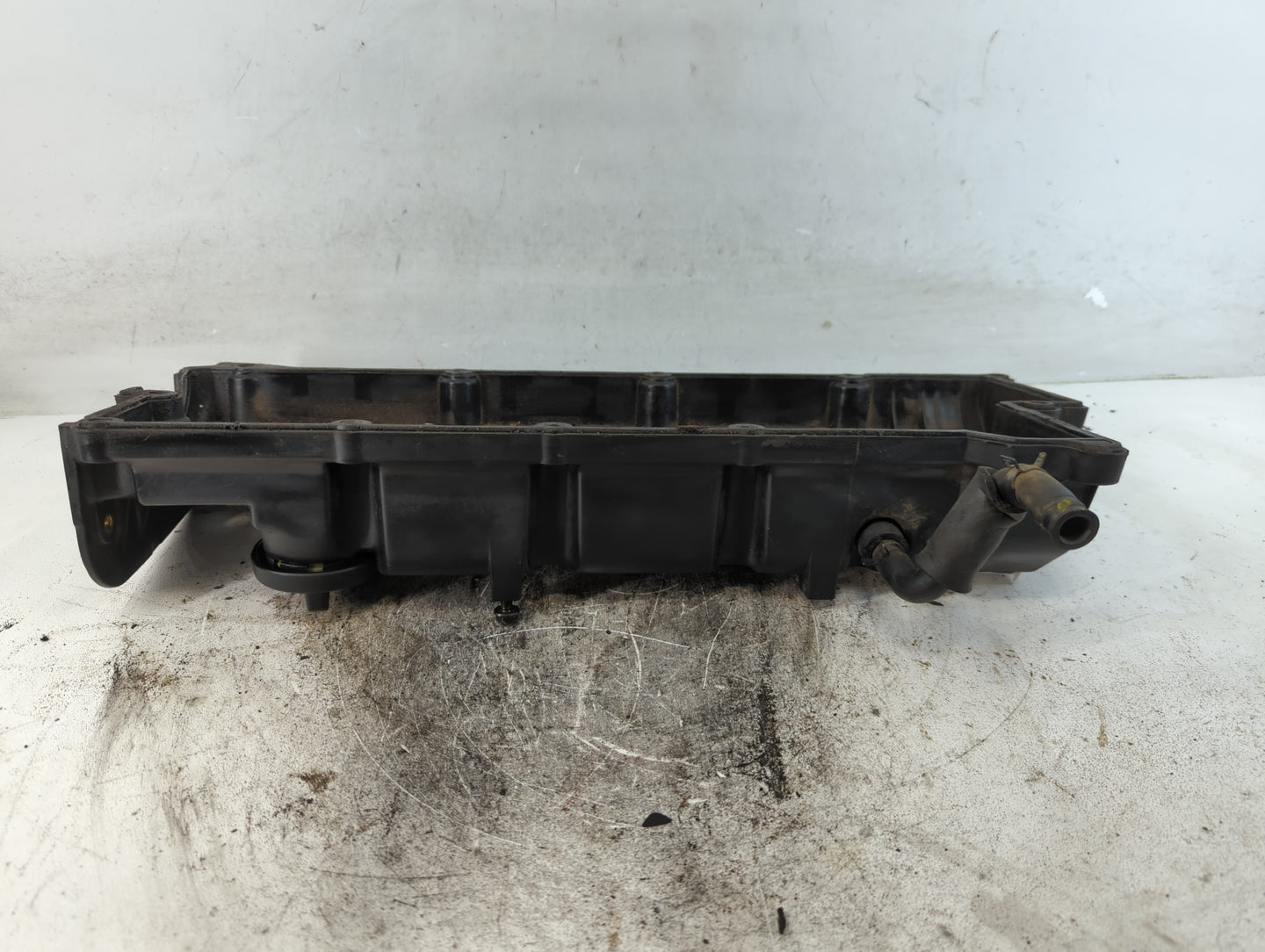 2004 Honda Accord Passenger Right Cylinder Head Valve Cover Fits OEM Used Auto Parts - Oemusedautoparts1.com