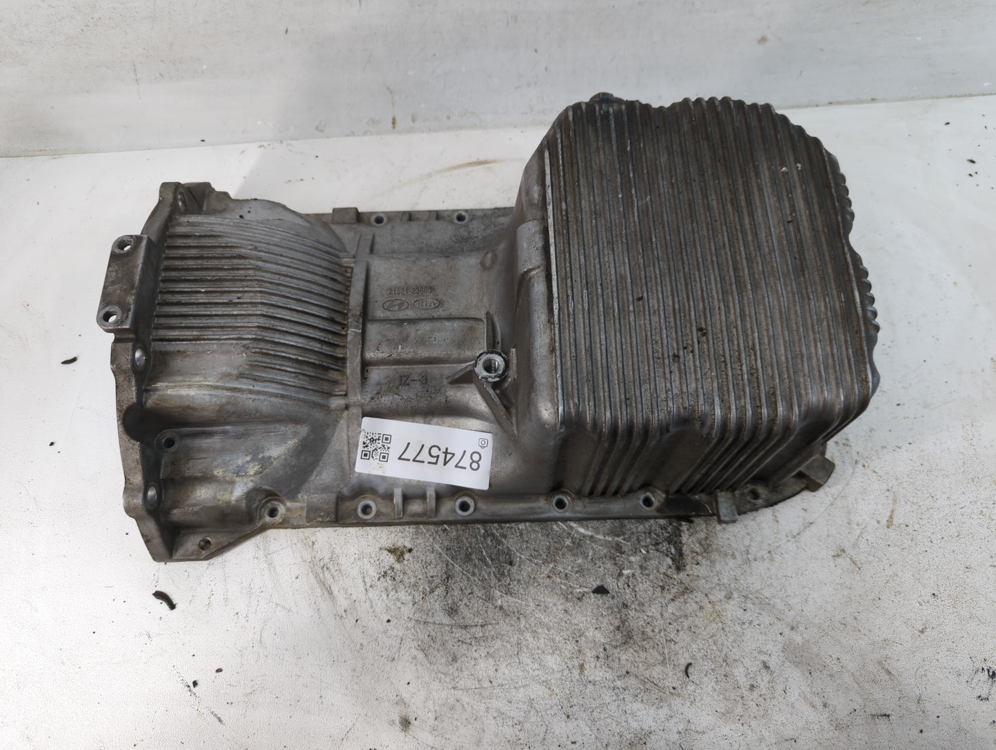 2004 Honda Accord Engine Oil Pan P/N:21521-23603 Fits OEM Used Auto Parts - Oemusedautoparts1.com