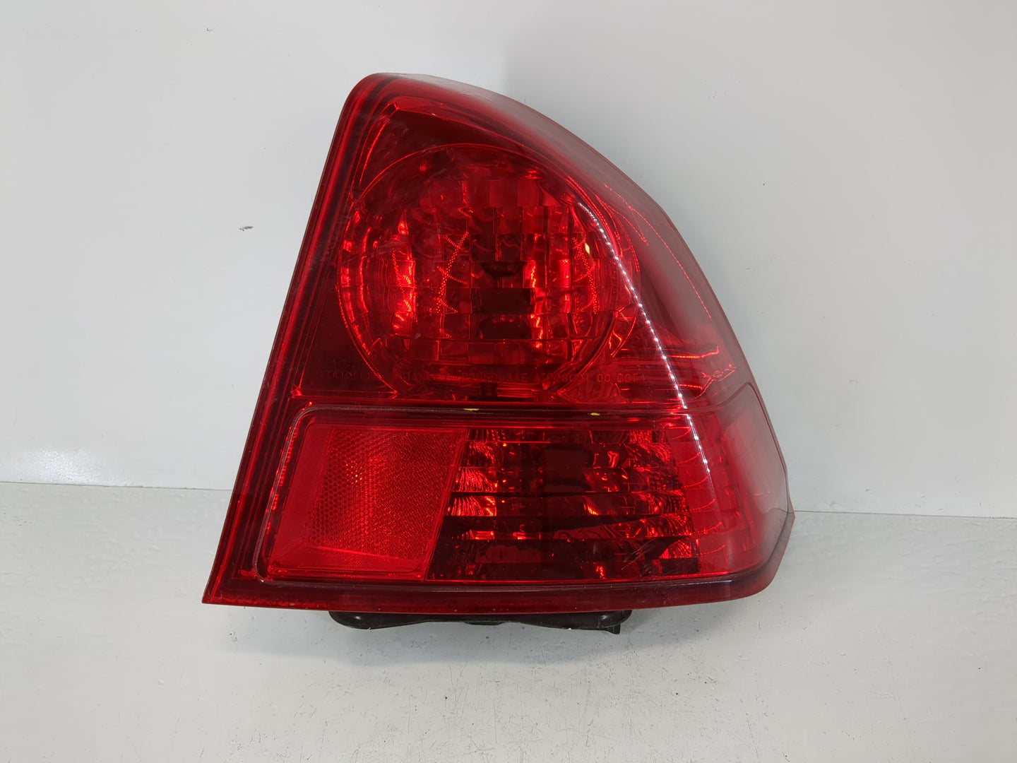 2003-2005 Honda Civic Tail Light Assembly Passenger Right OEM Fits Fits 2003 2004 2005 OEM Used Auto Parts - Oemusedautopart