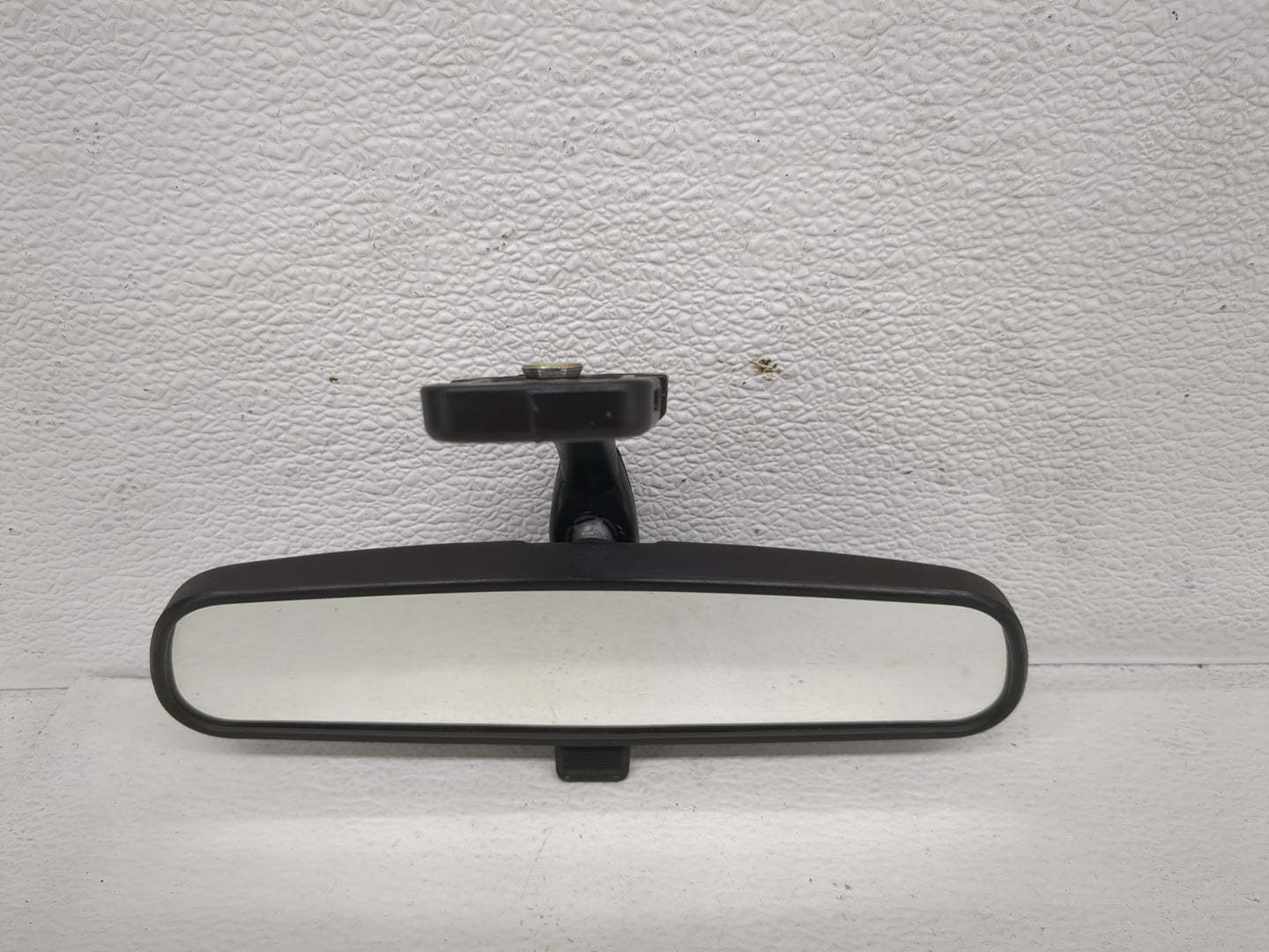 2004 Honda Civic Interior Rear View Mirror Replacement OEM P/N:E8011681 Fits OEM Used Auto Parts - Oemusedautoparts1.com