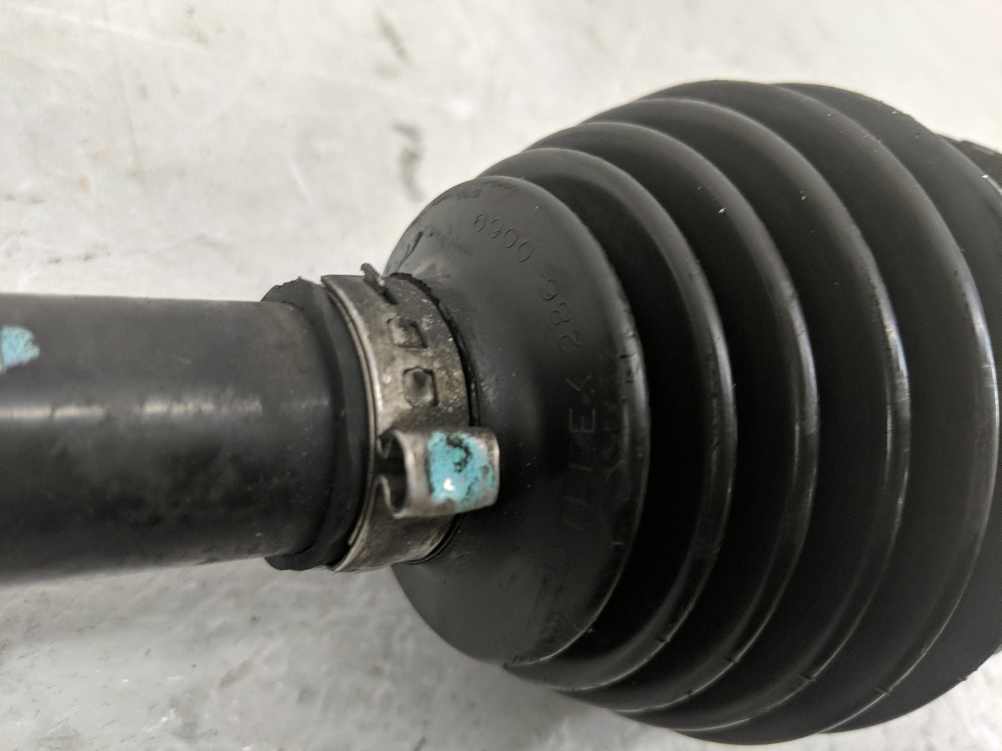 2001-2005 Honda Civic Axle Shaft Front Driver Cv C/v - Oemusedautoparts1.com