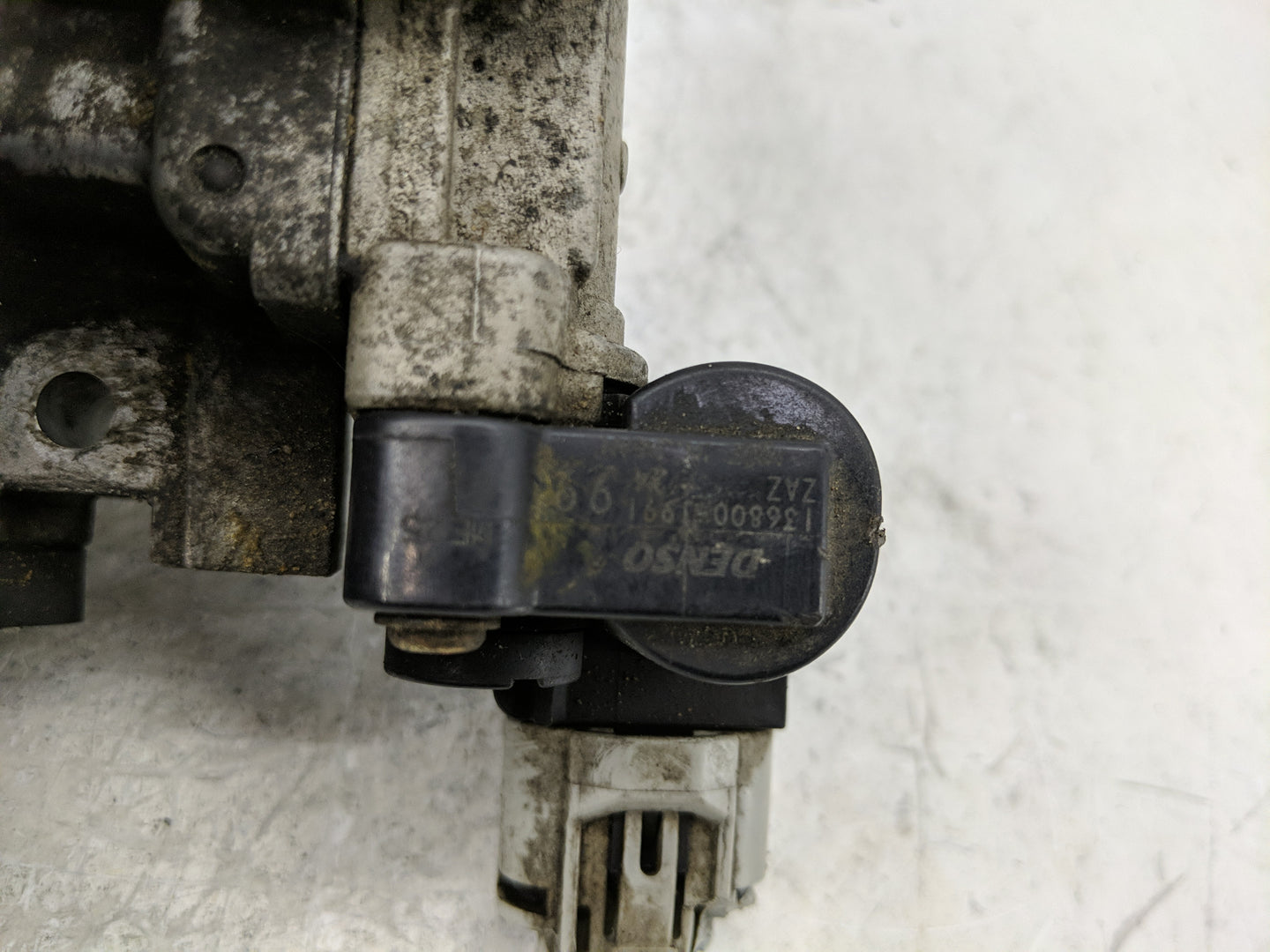 2003-2005 Honda Civic Throttle Body Fits Fits 2003 2004 2005 OEM Used Auto Parts - Oemusedautoparts1.com
