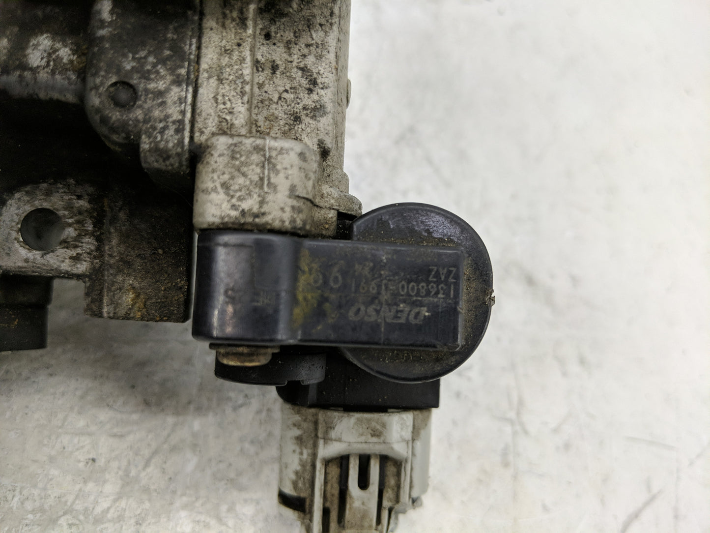 2003-2005 Honda Civic Throttle Body Fits Fits 2003 2004 2005 OEM Used Auto Parts - Oemusedautoparts1.com