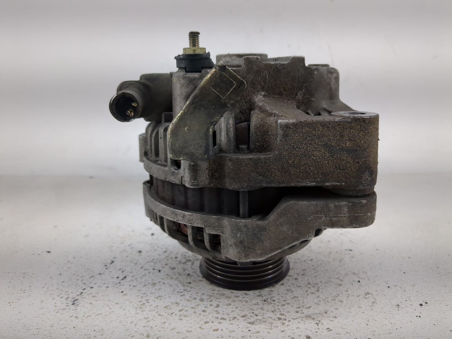 2001-2005 Honda Civic Alternator Replacement Generator Charging Assembly Engine OEM P/N:A5TA7091ZC Fits OEM Used Auto Parts 